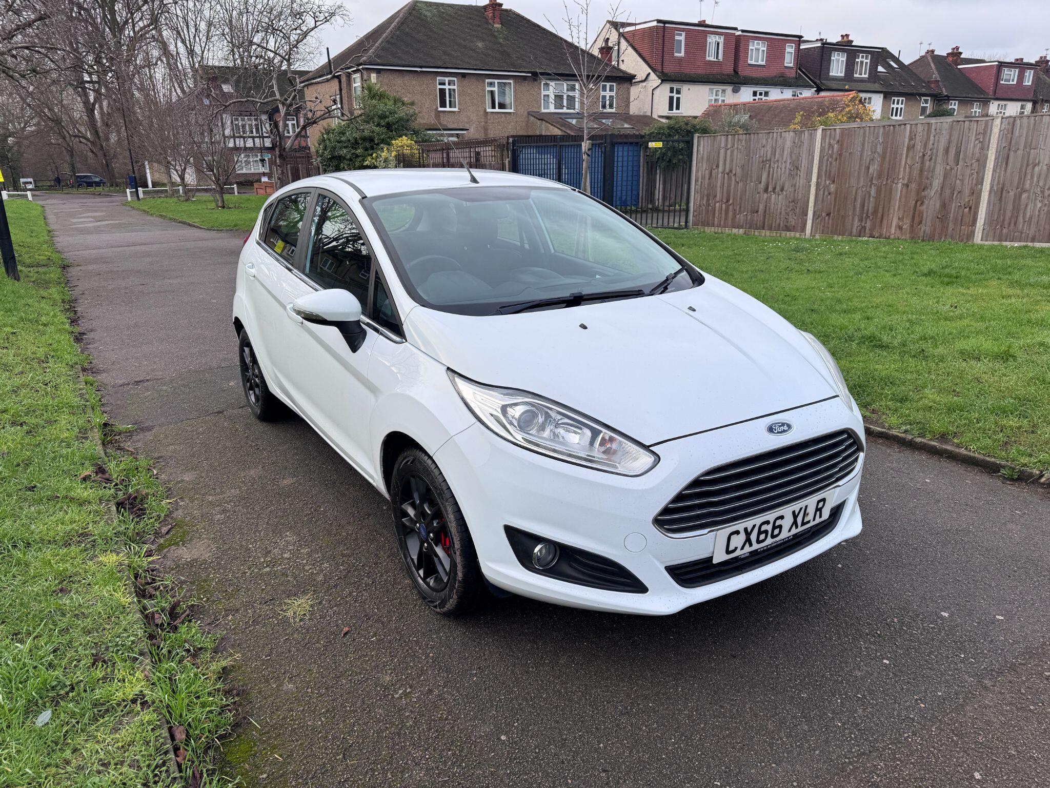 2016 Ford Fiesta image 7