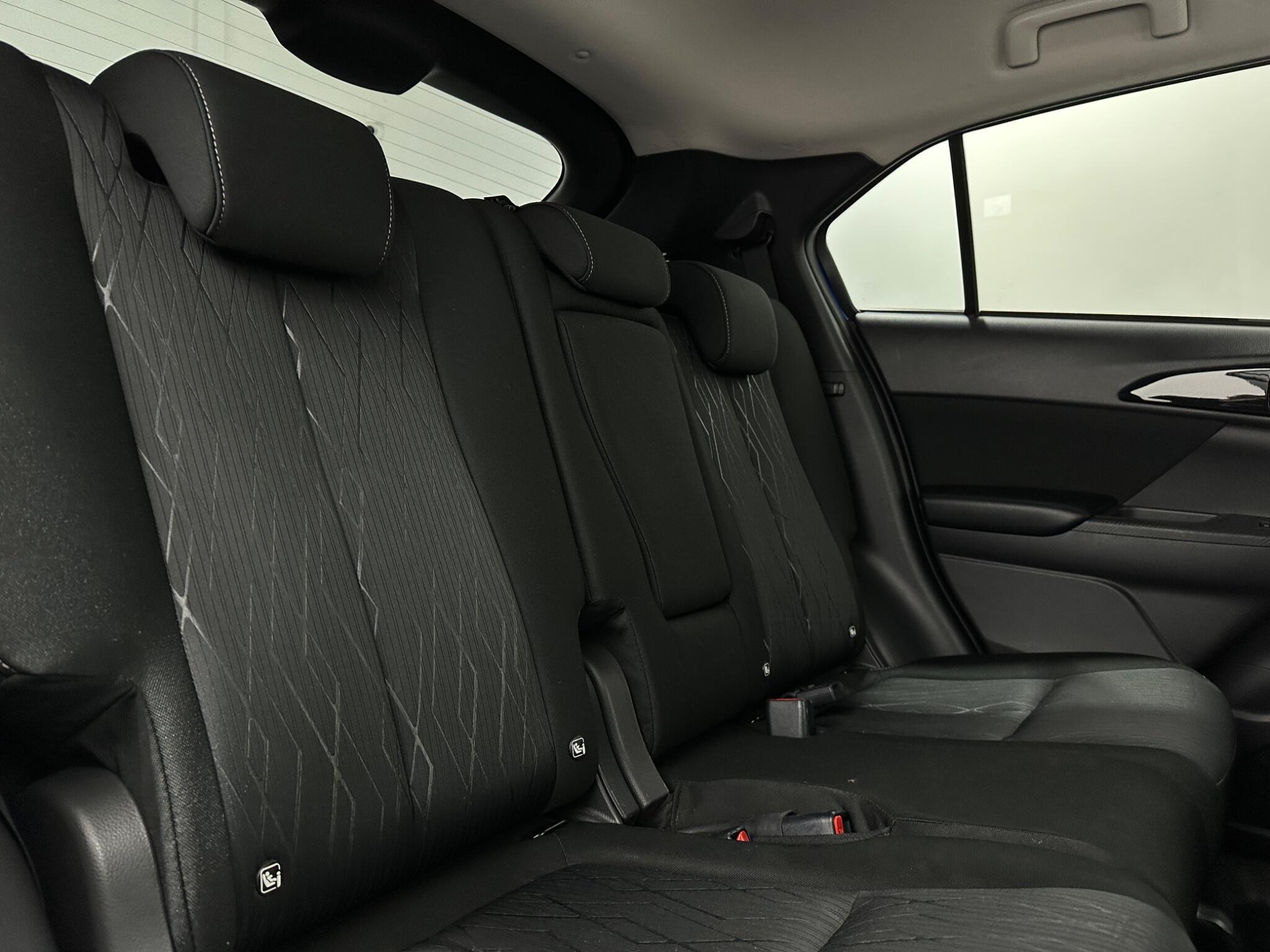 Mitsubishi Eclipse Cross view 42