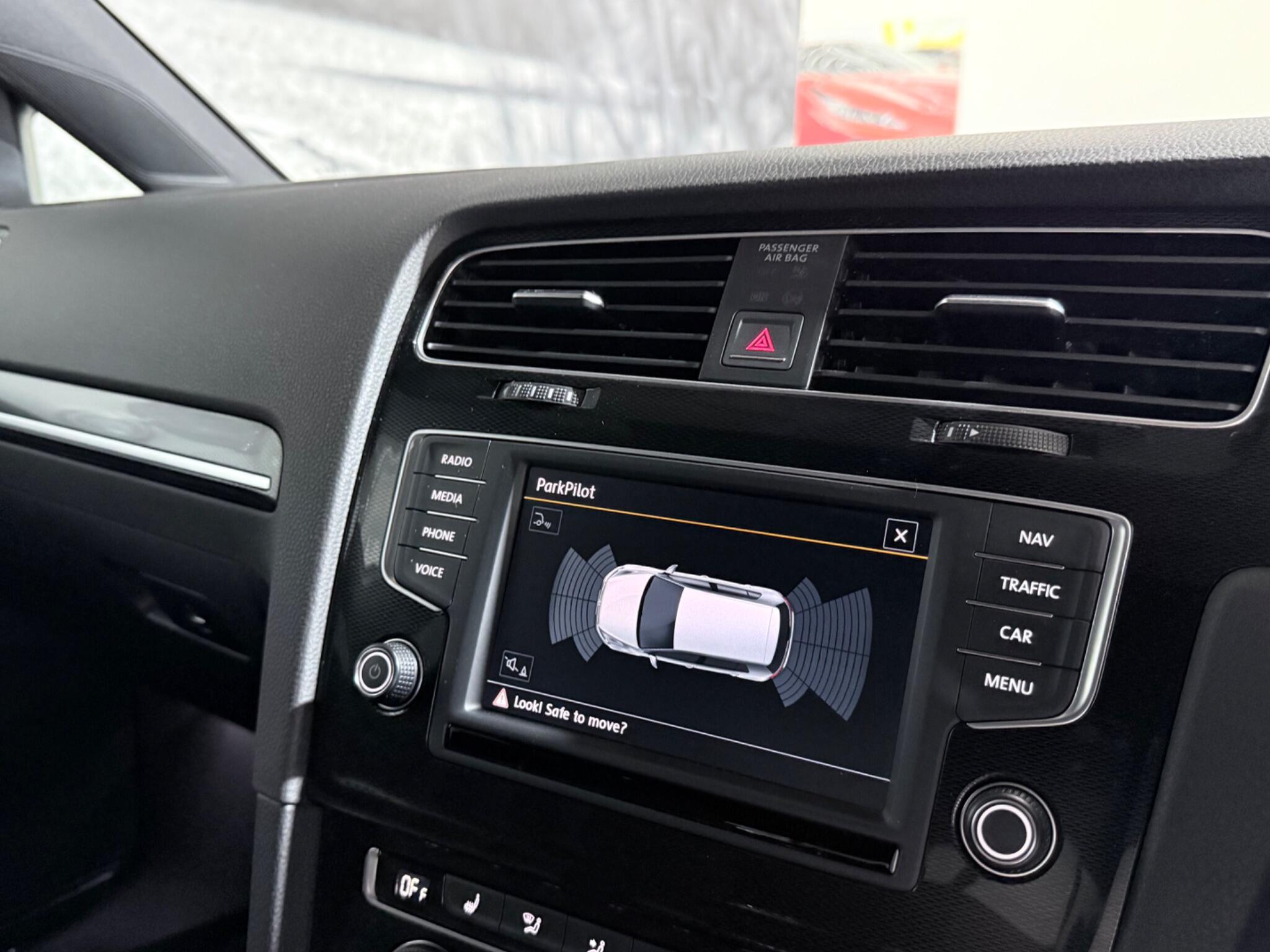 Volkswagen Golf view 42