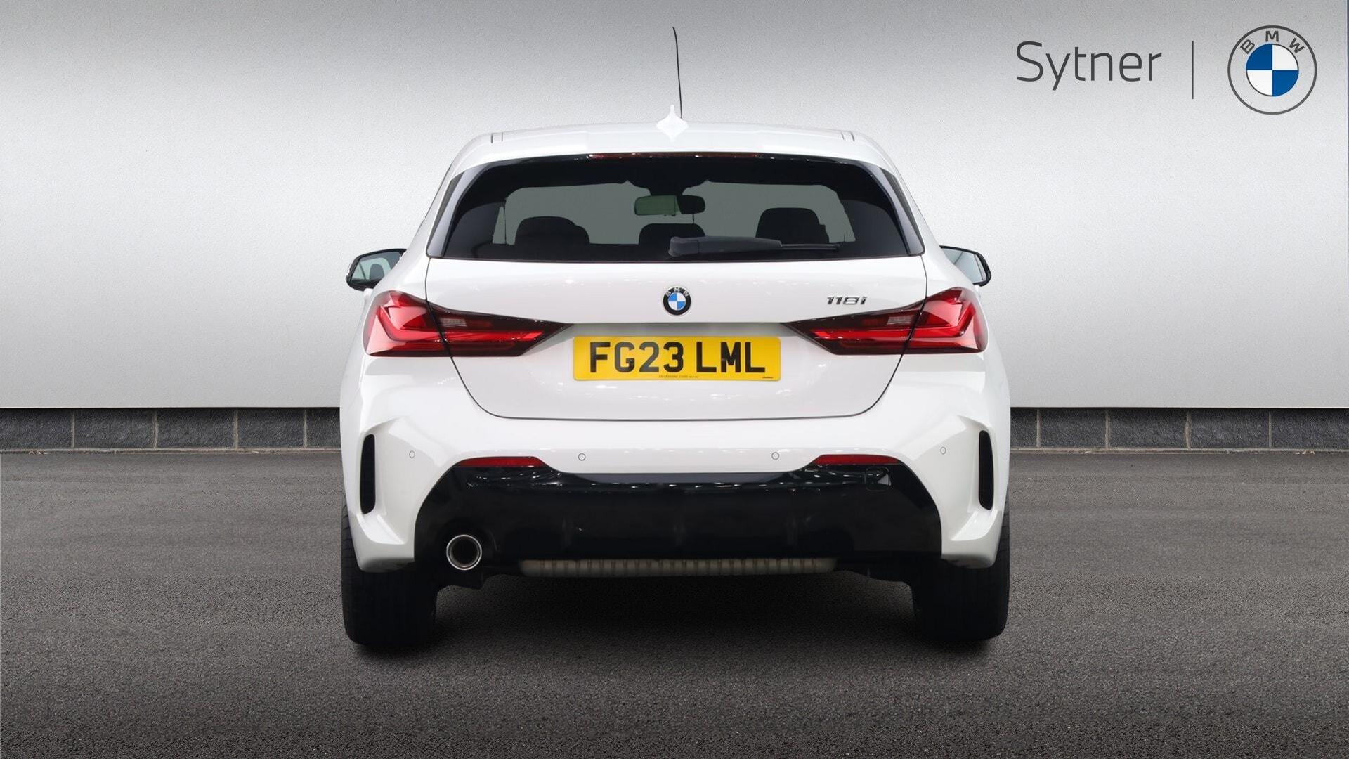 BMW 1 Series view 15