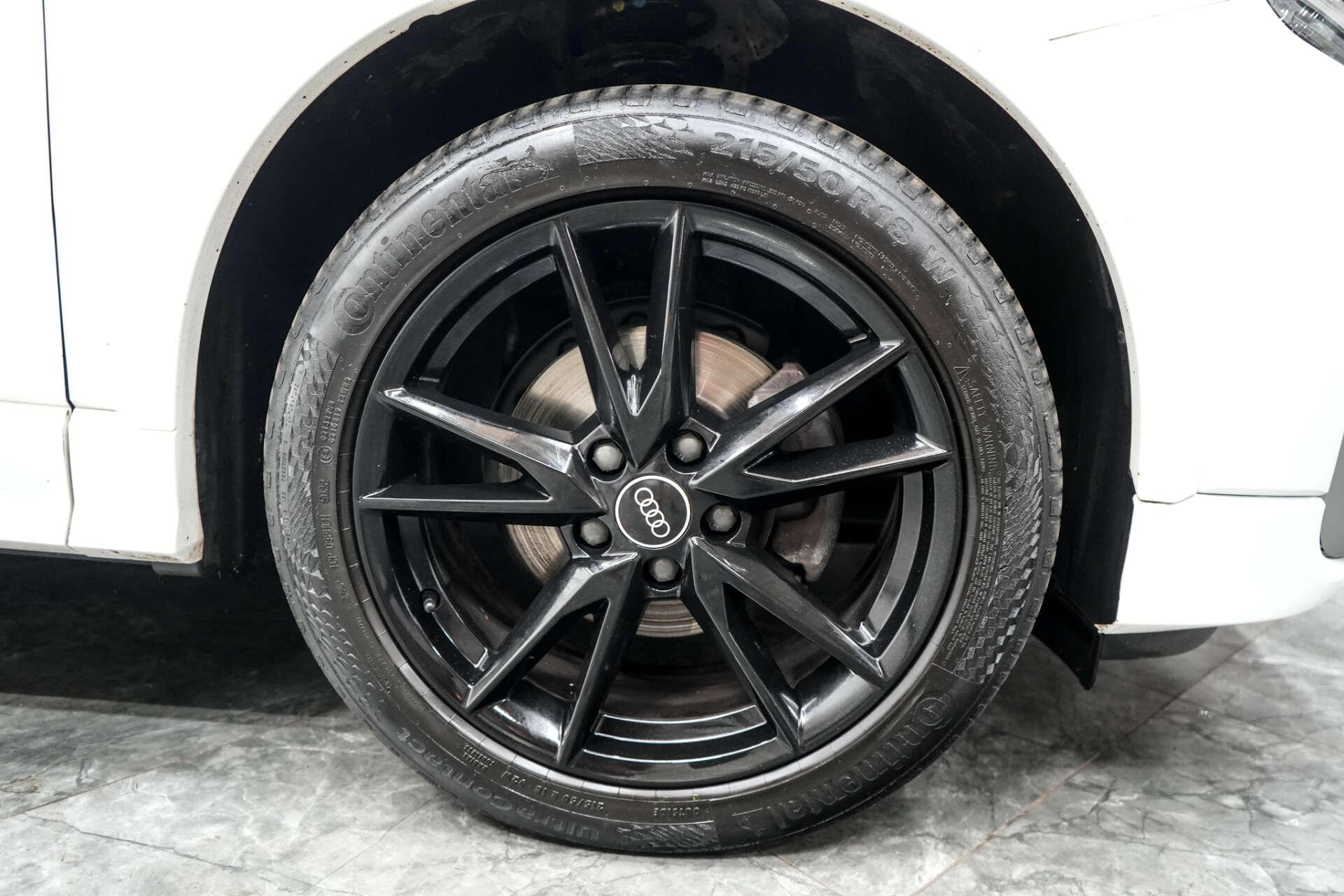 Audi Q2 view 7
