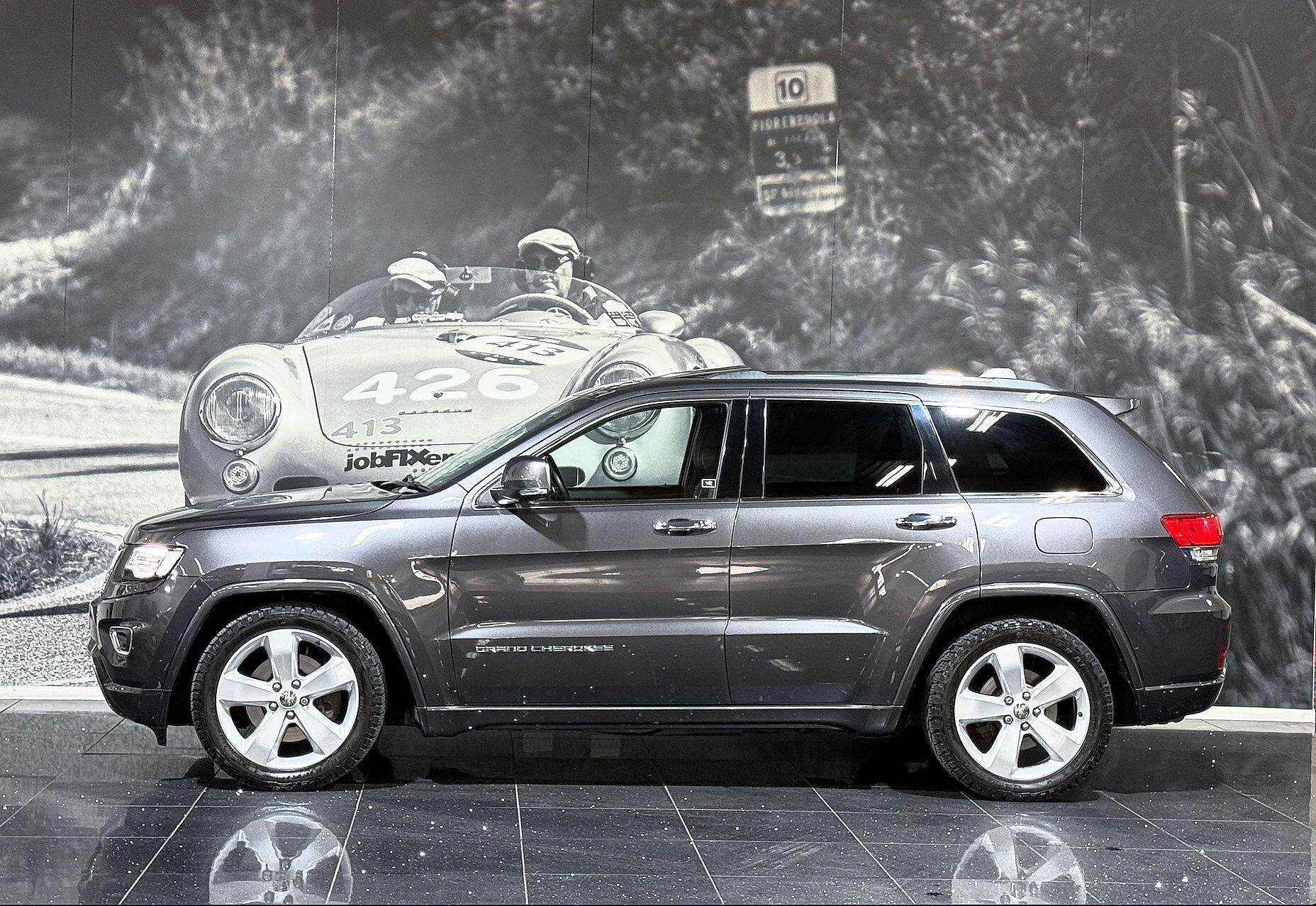 Jeep Grand Cherokee view 5