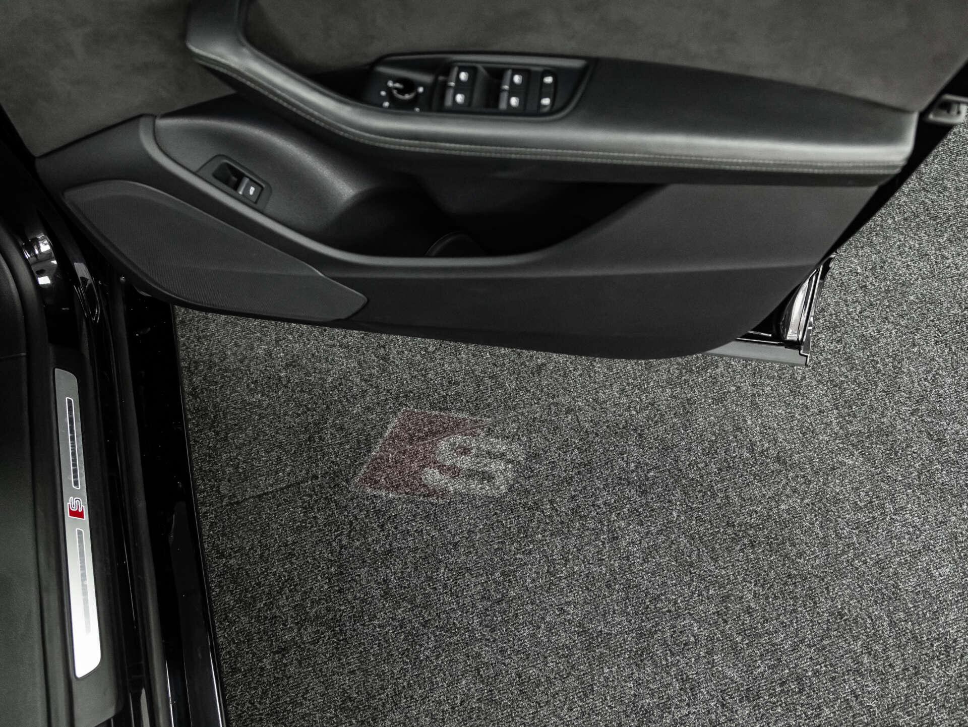 Audi SQ8 view 61