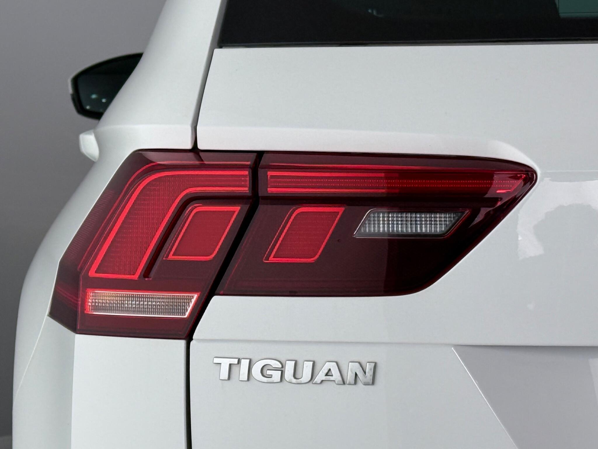 Volkswagen Tiguan view 6