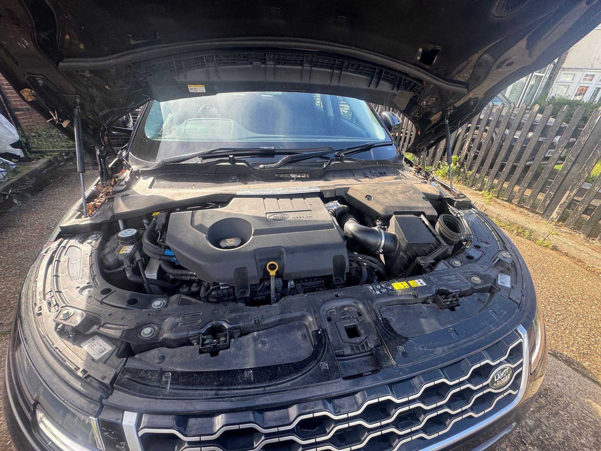 Land Rover Range Rover Evoque view 26