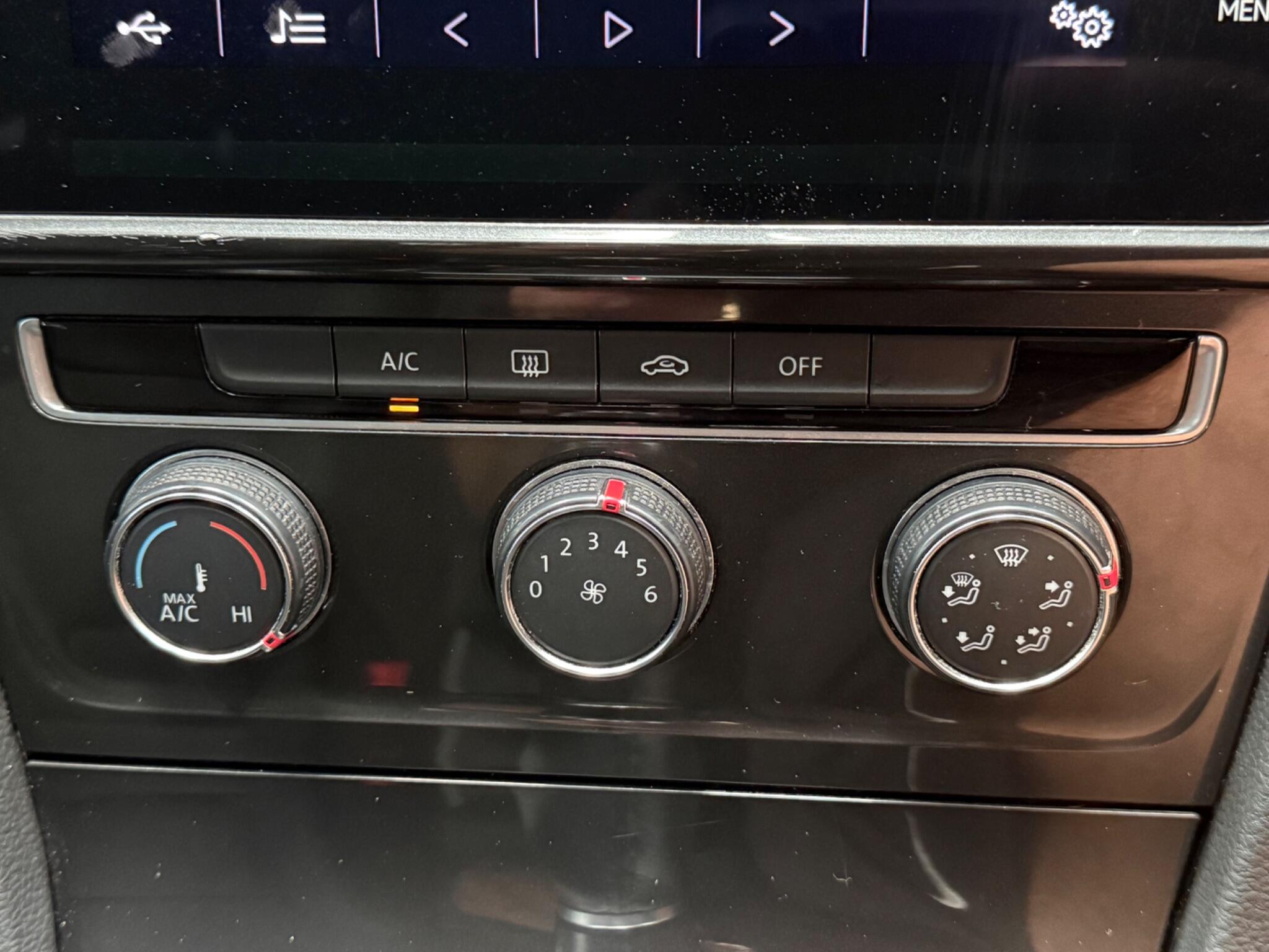 Volkswagen Golf view 22