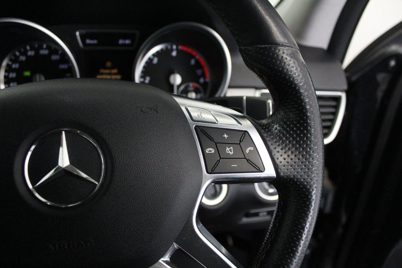 Mercedes-Benz M-Class view 47