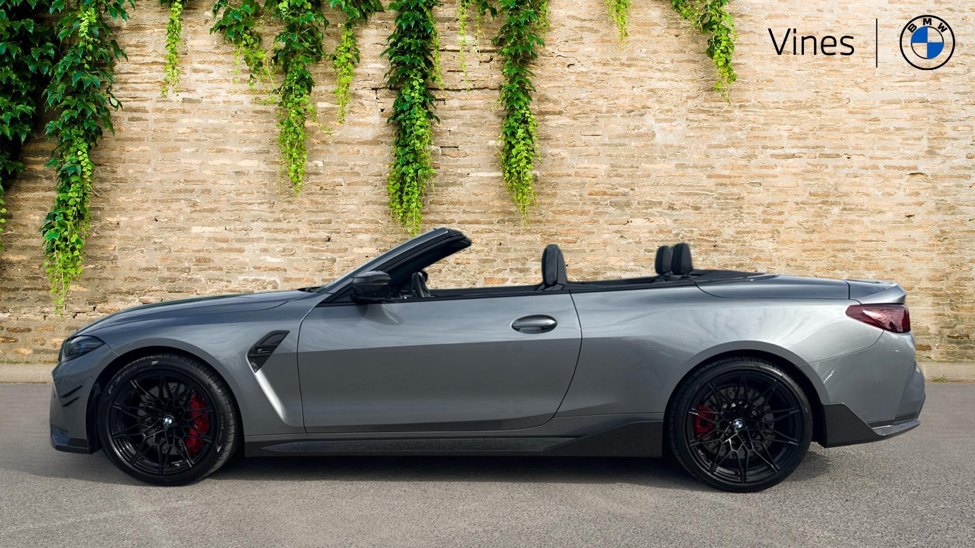 BMW M4 view 3