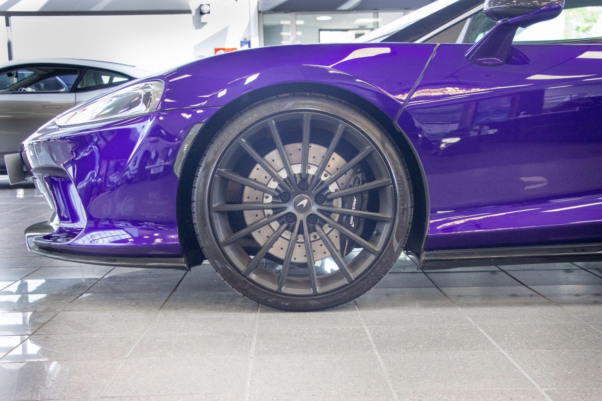 Mclaren GT view 31