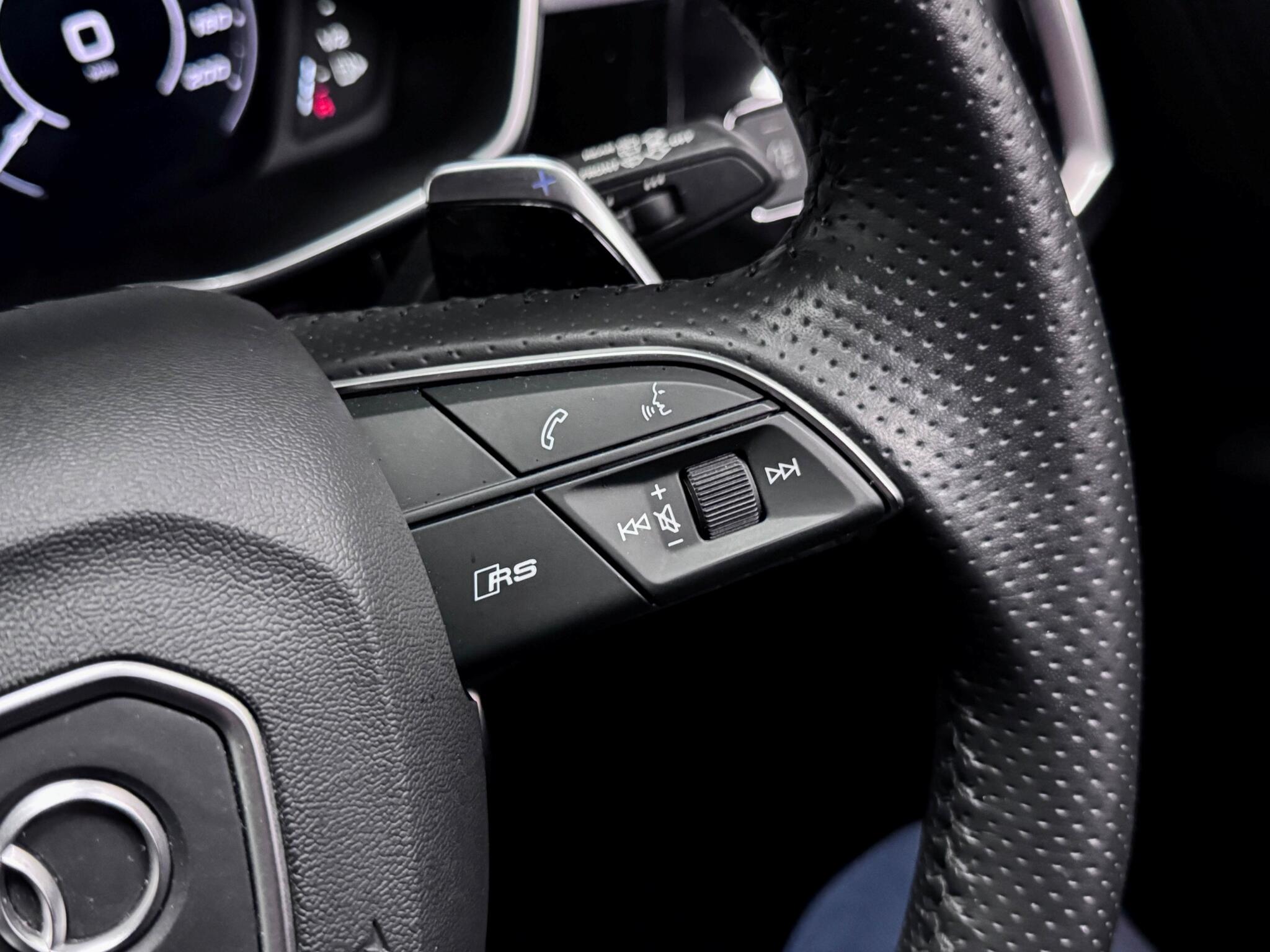 Audi RS Q3 view 16