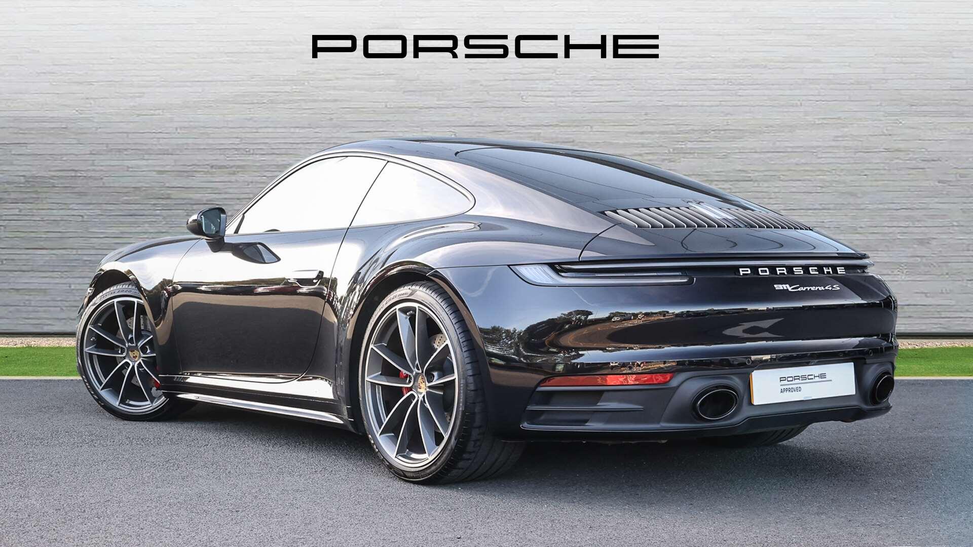 Porsche 911 view 4
