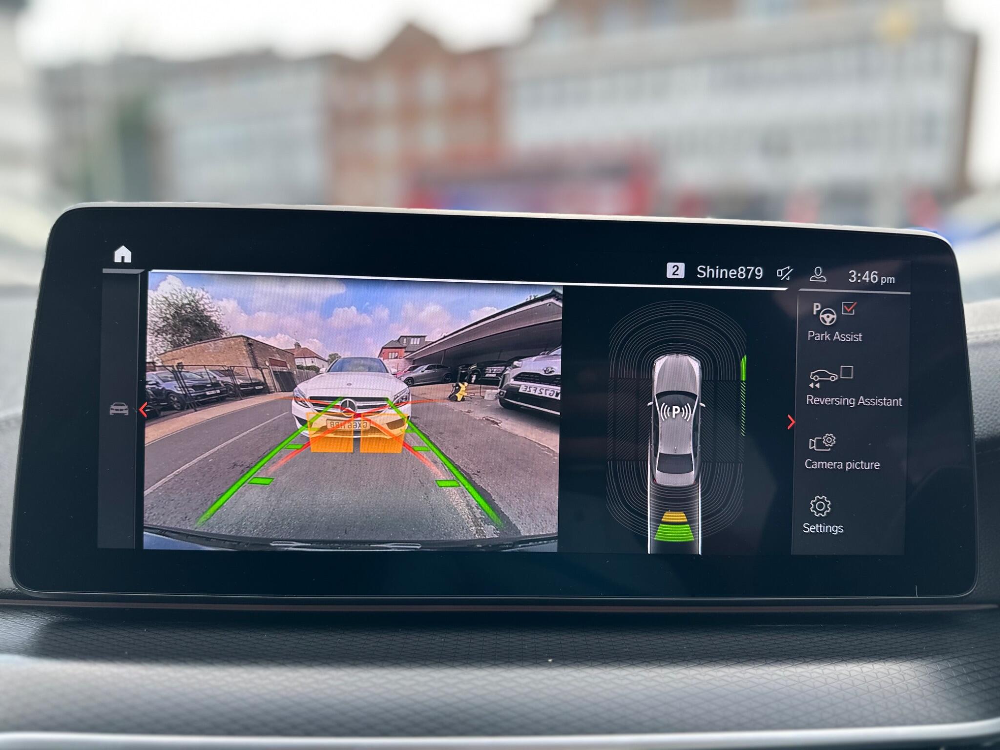 BMW 5 Series view 17