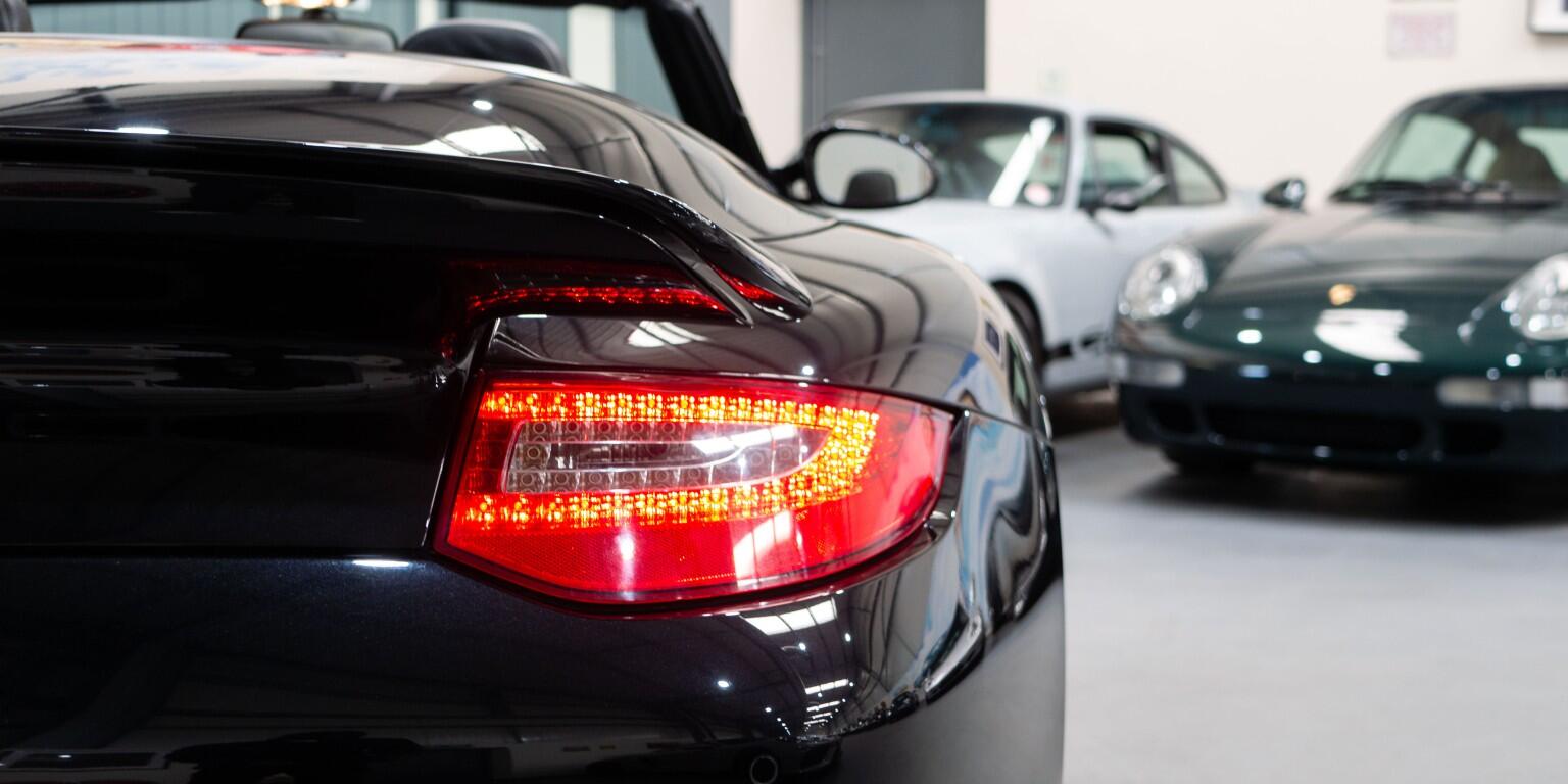 Porsche 911 view 48