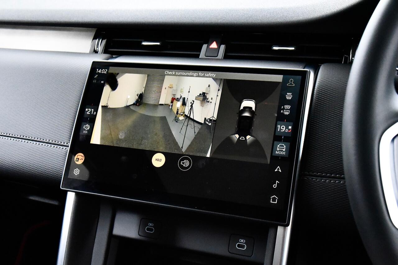 Land Rover Discovery Sport view 41