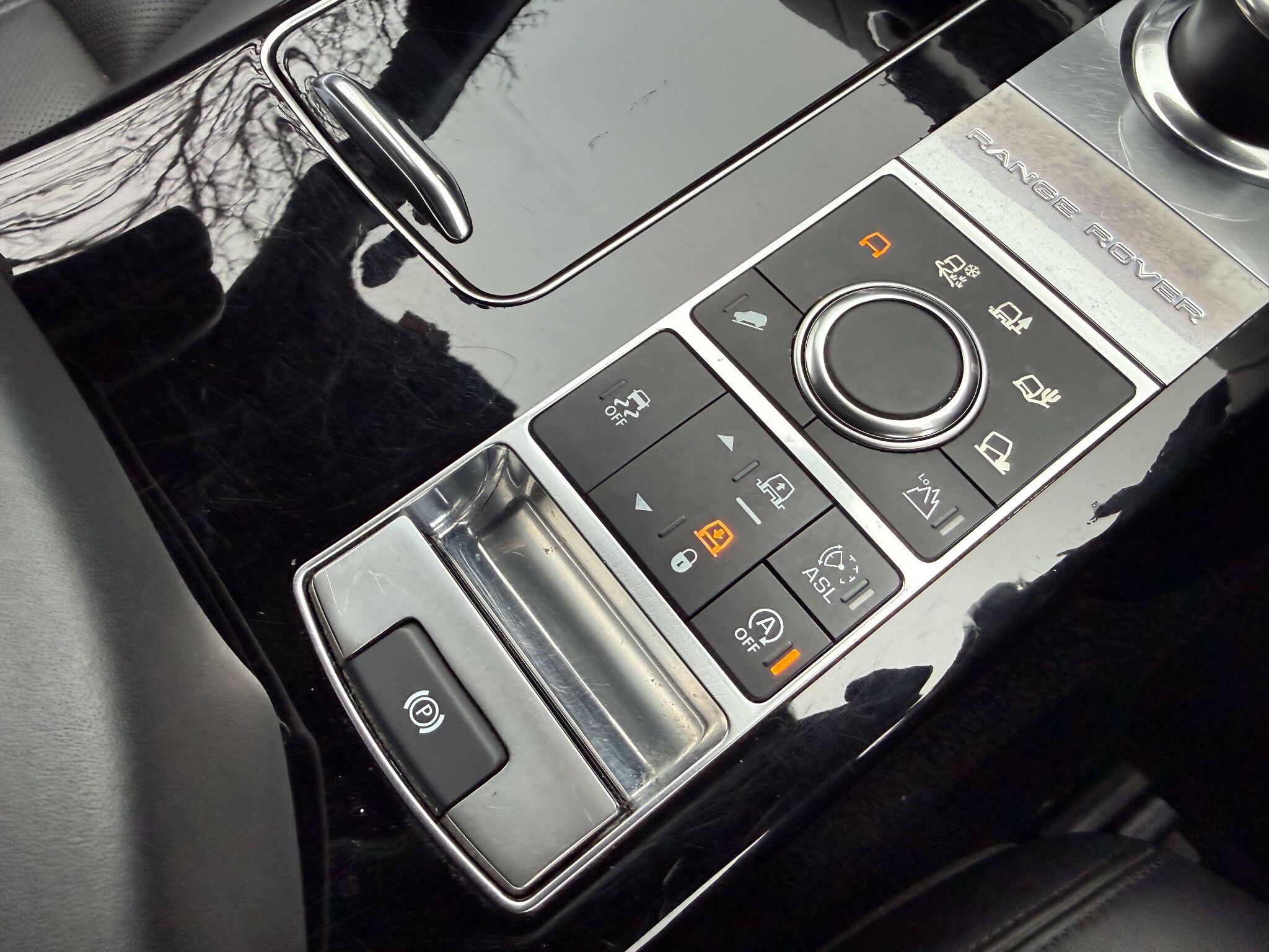 Land Rover Range Rover view 26