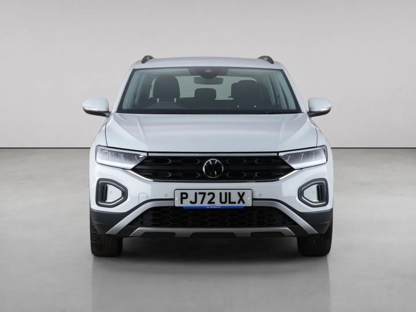 Volkswagen T-Roc view 5