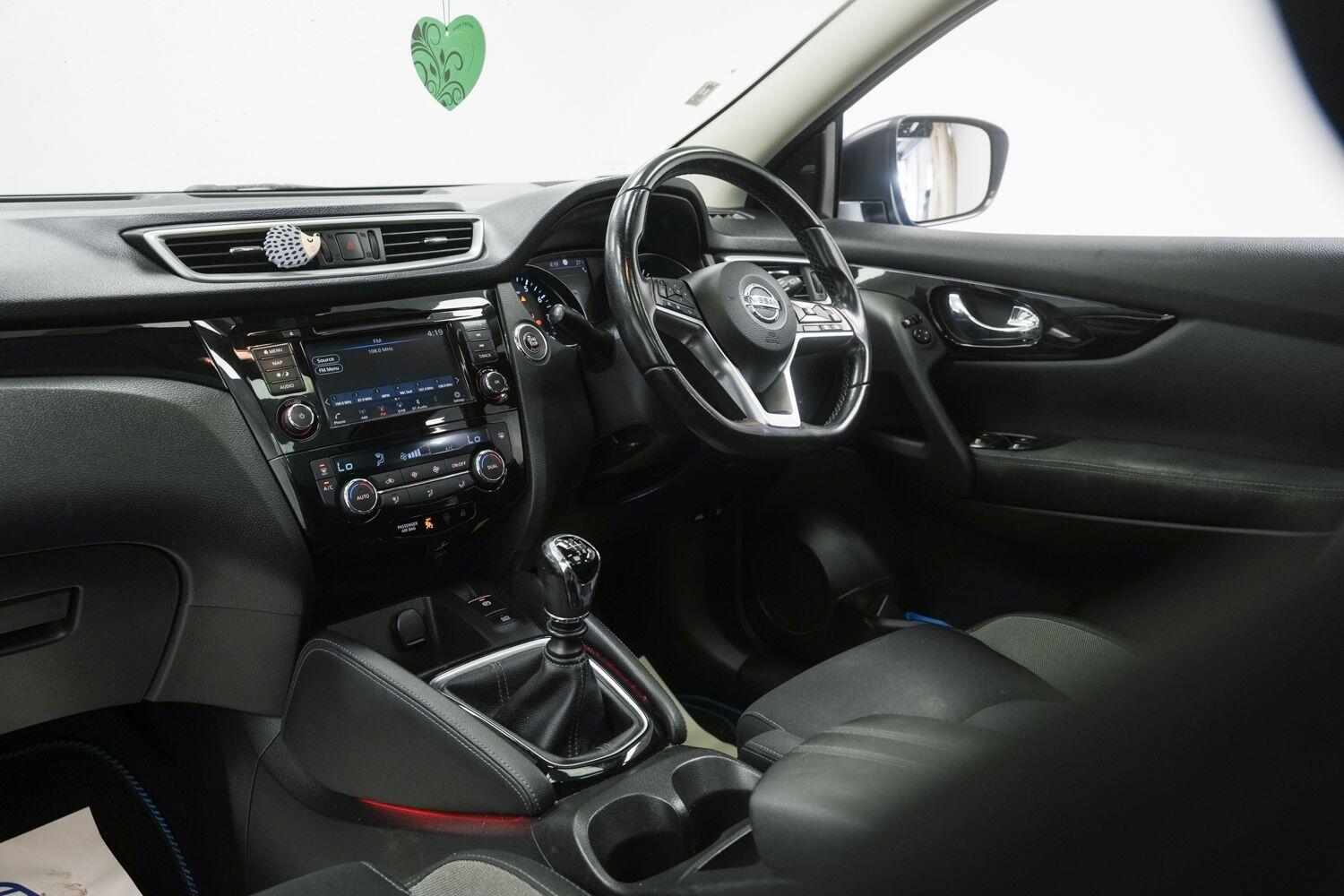 Nissan Qashqai view 25