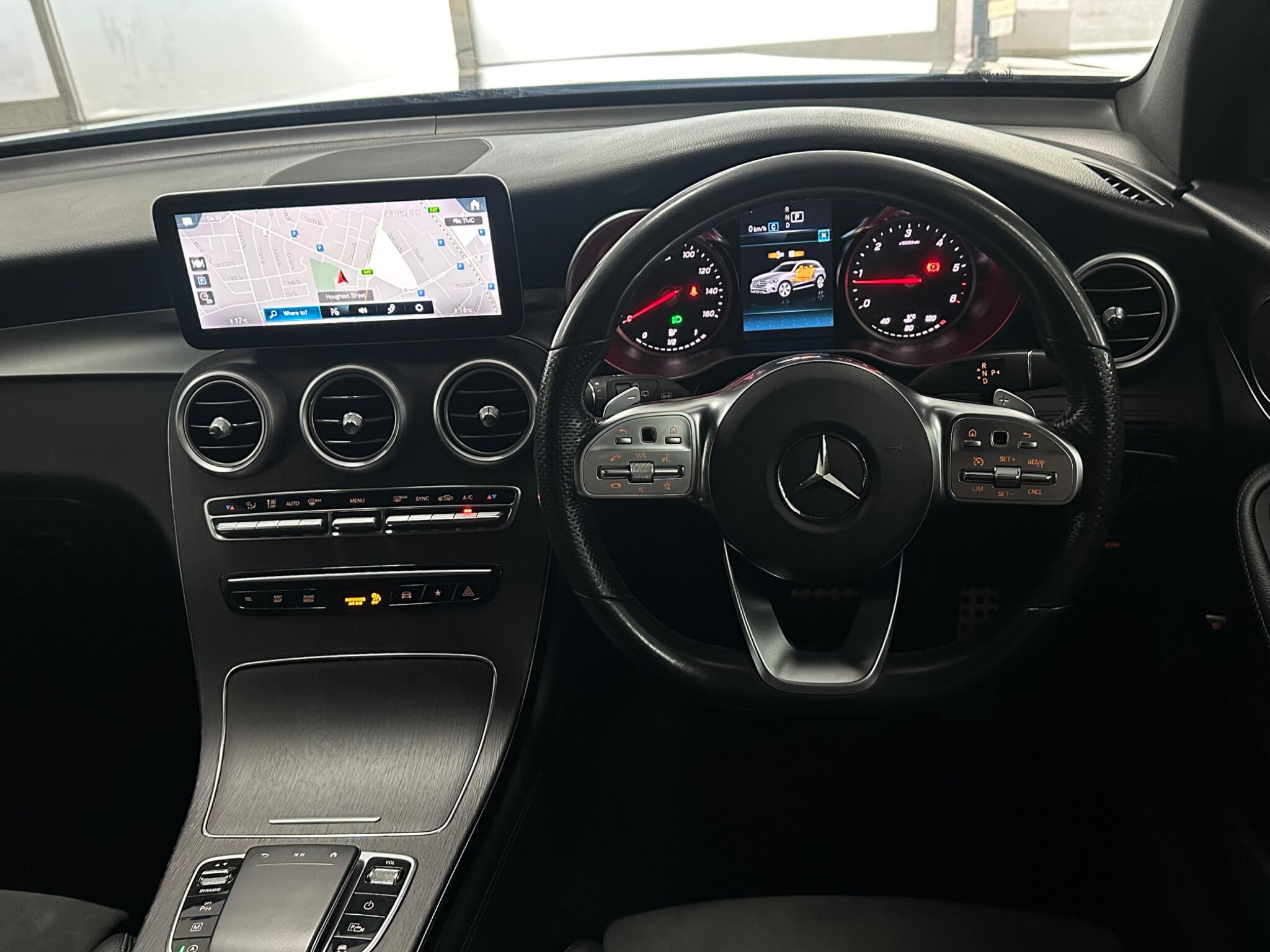 Mercedes-Benz GLC view 18