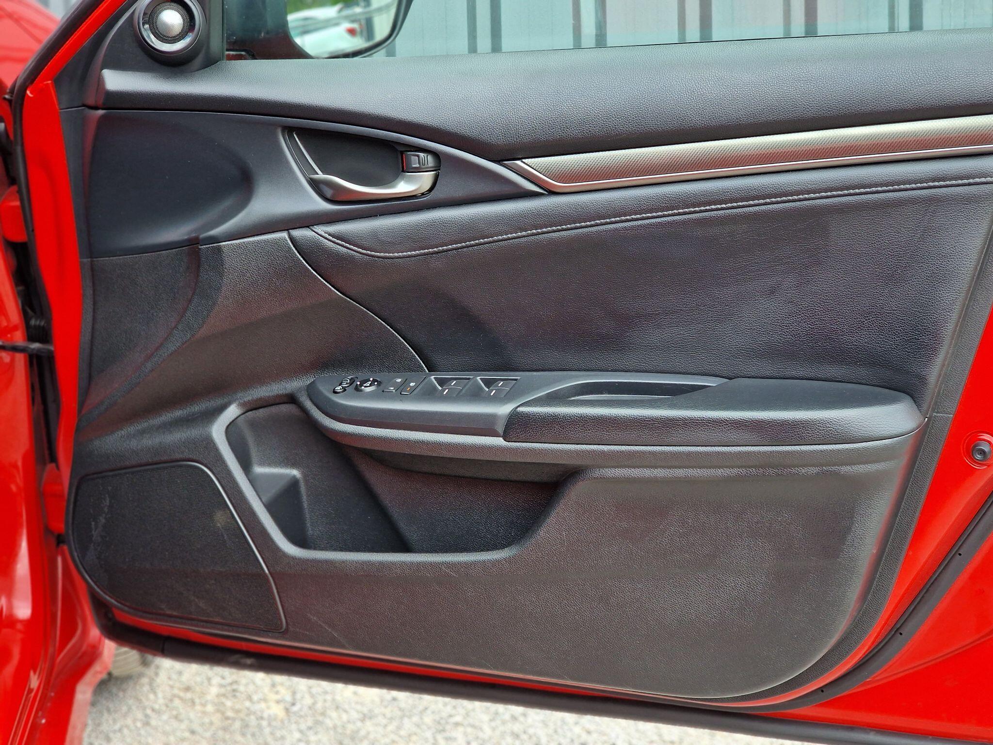 2019 Honda Civic image 25