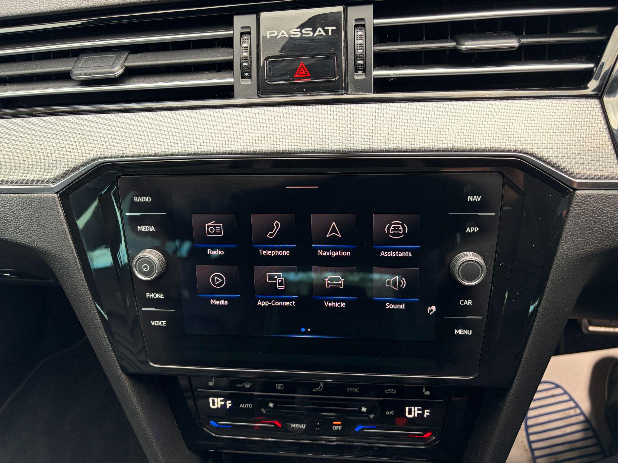 Volkswagen Passat view 23