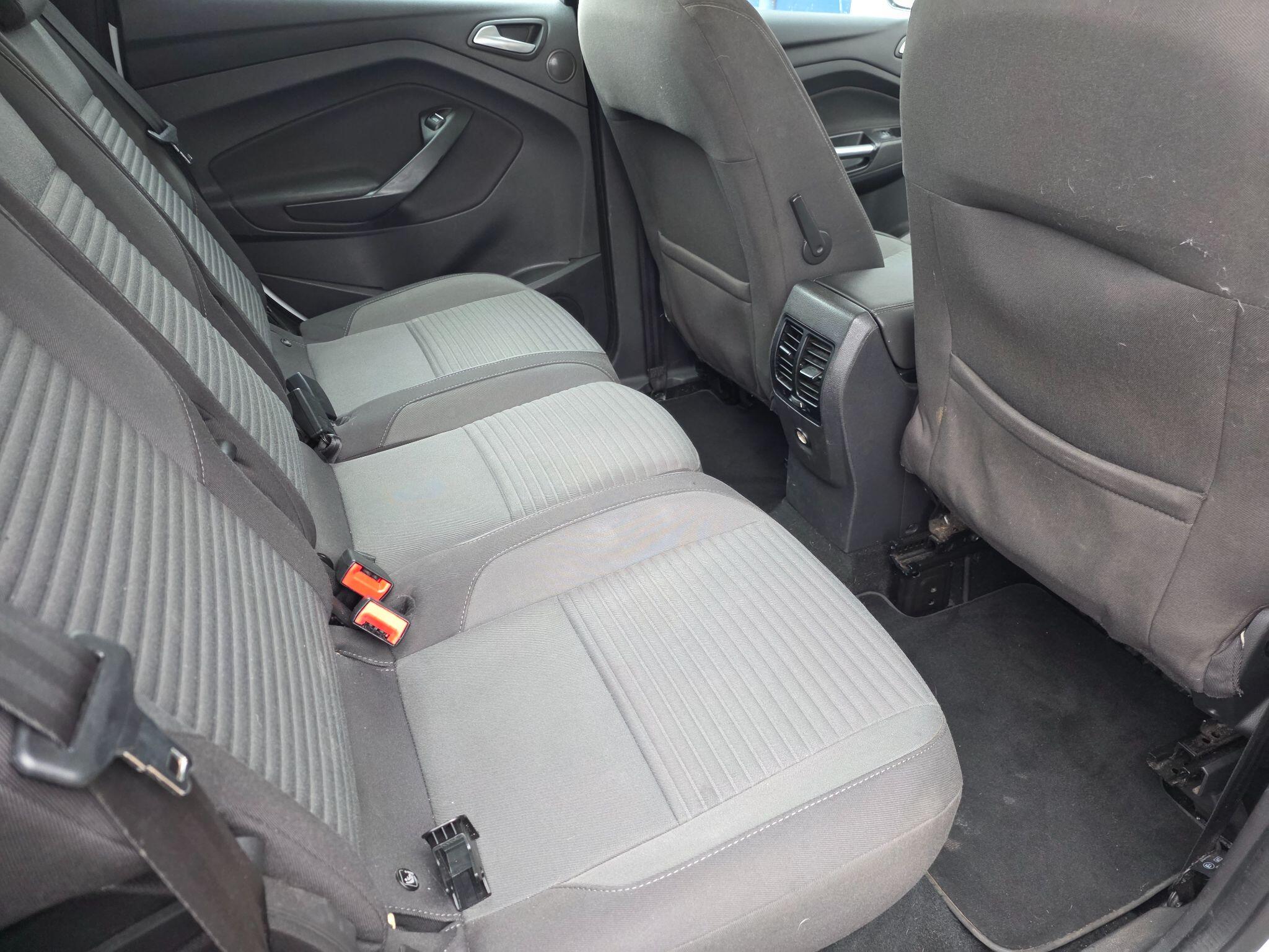 Ford C-Max view 13