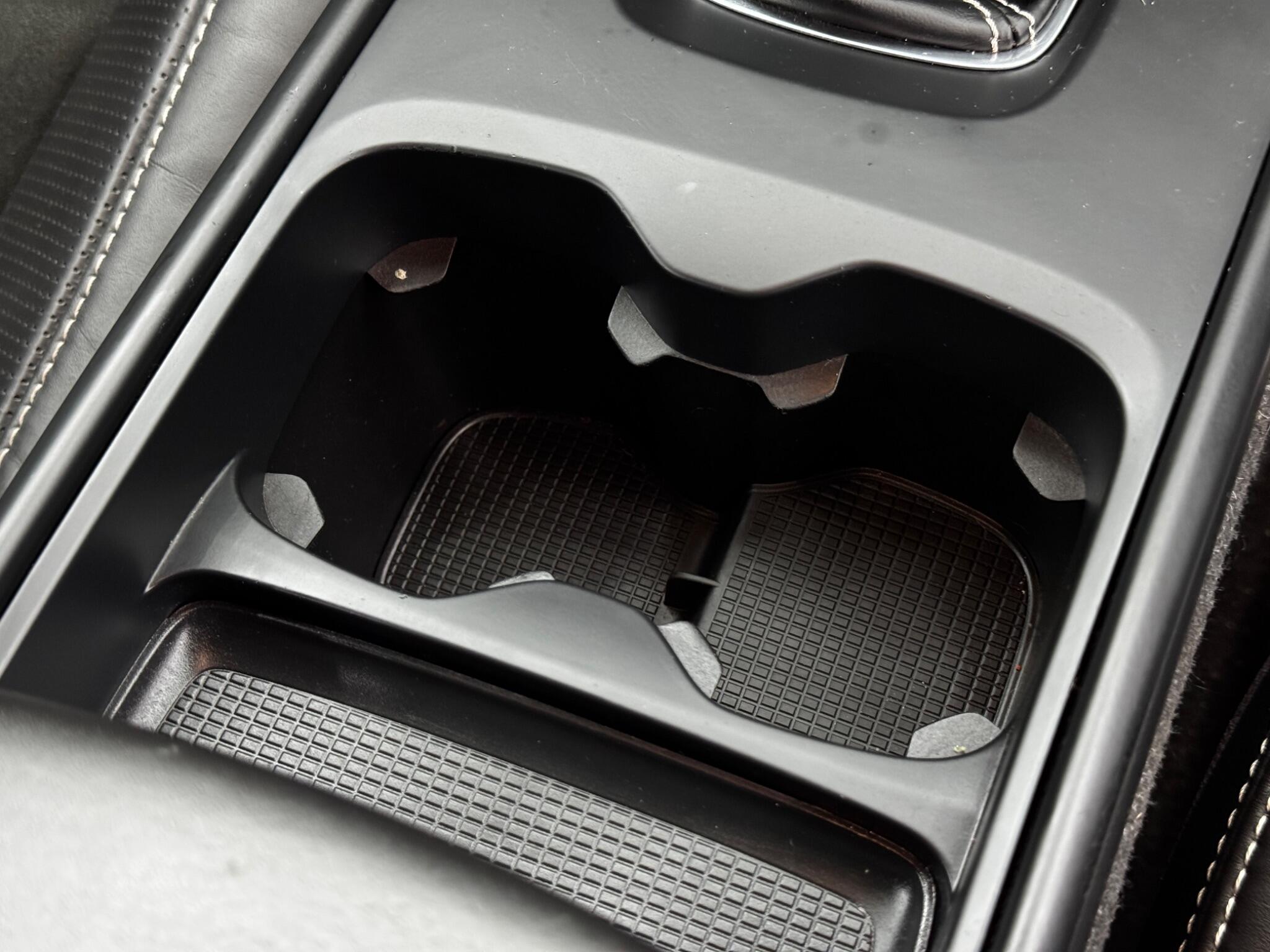 Volvo XC40 view 23