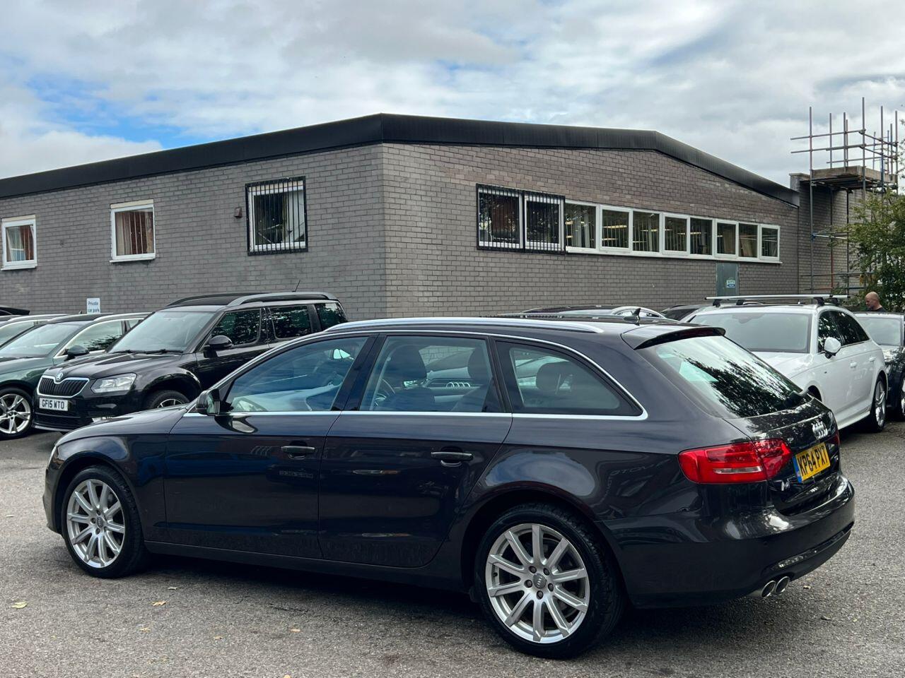 Audi A4 view 9