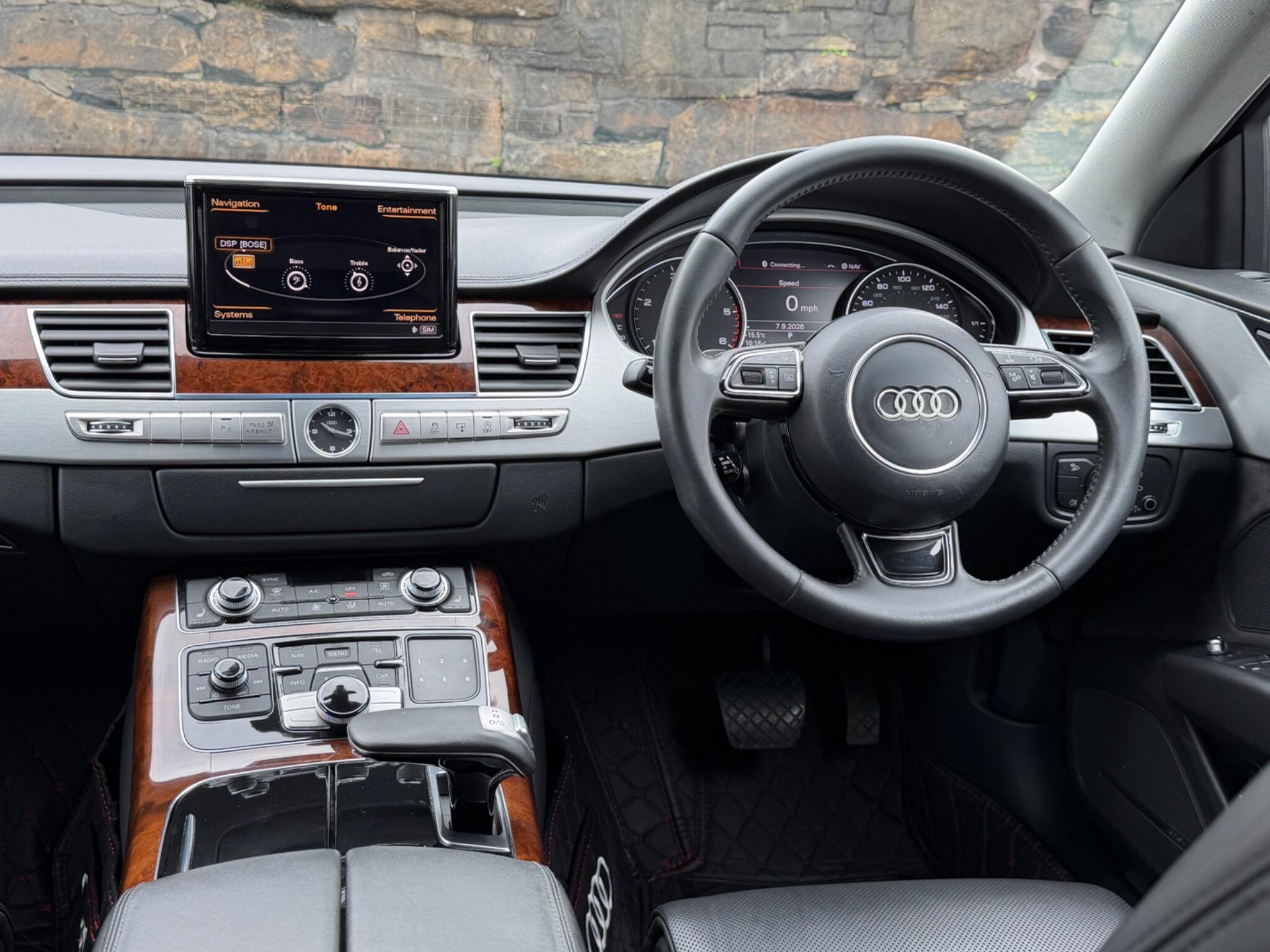 Audi A8 view 23