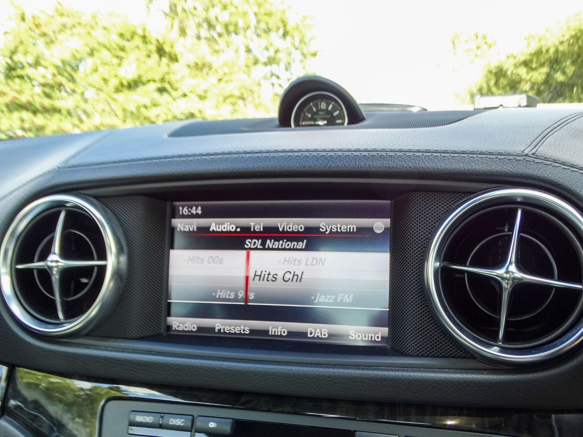 Mercedes-Benz SL view 23