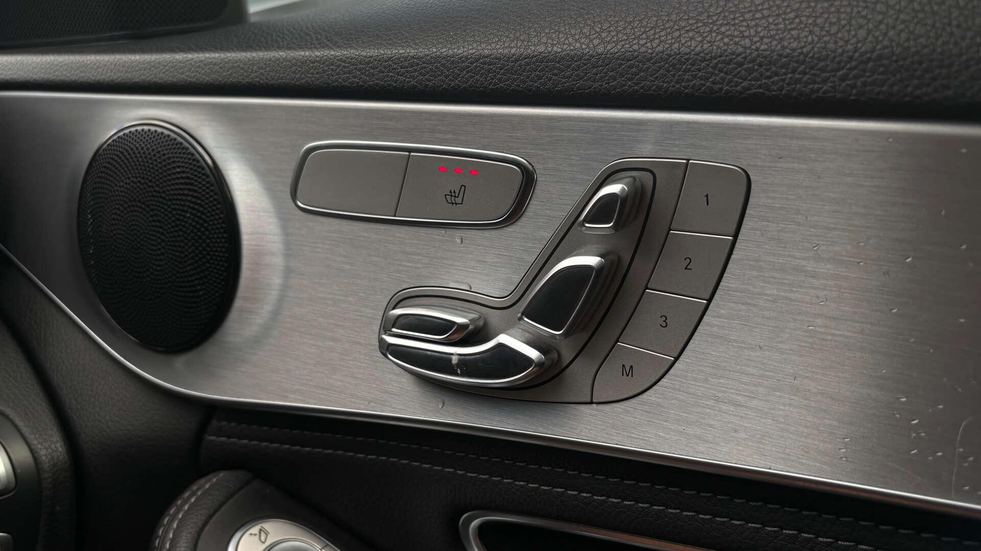 Mercedes-Benz C-Class view 25