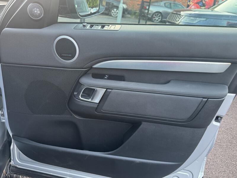 Land Rover Discovery 3 view 57