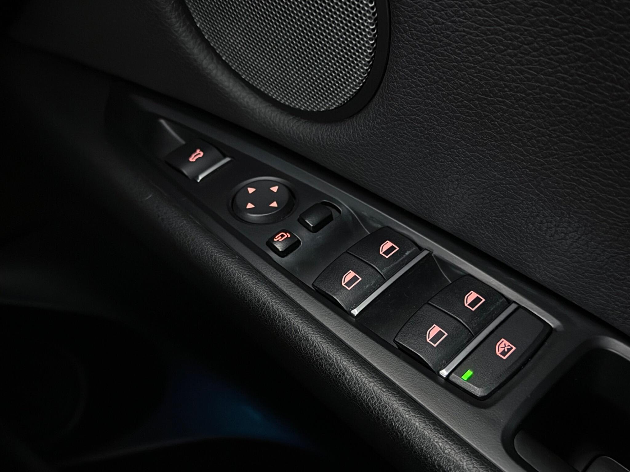 BMW X5 view 21