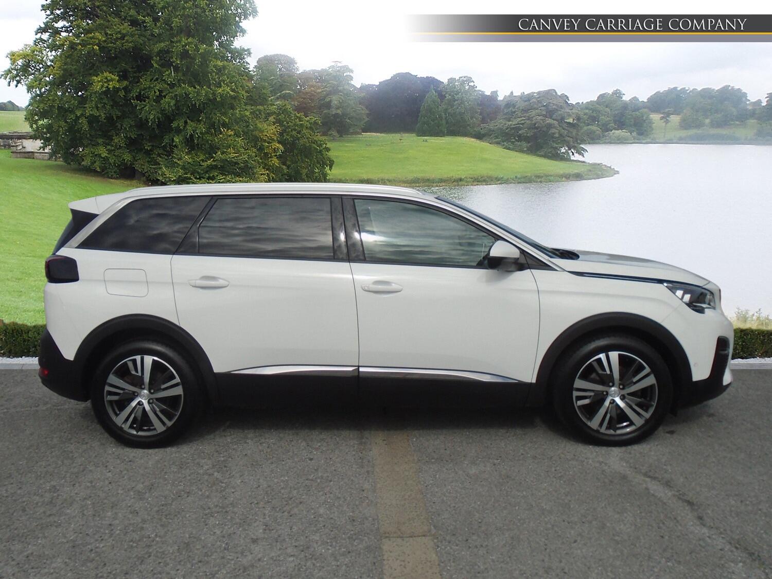 Peugeot 5008 view 5