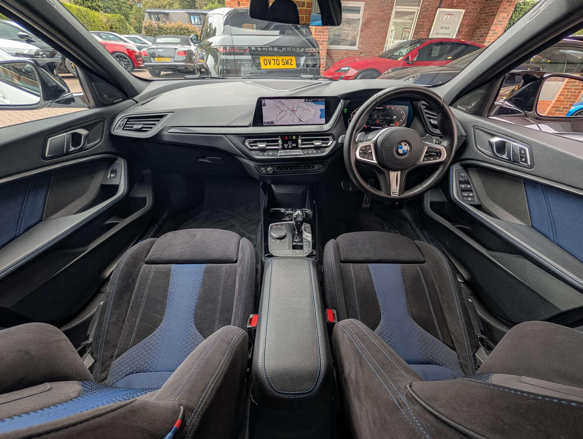 BMW 1 Series view 24