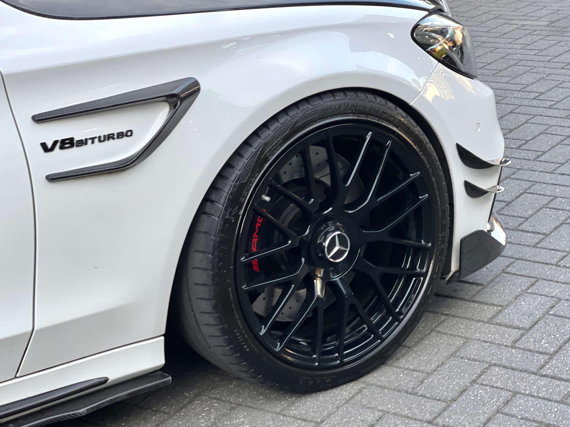 Mercedes-Benz C Class view 16