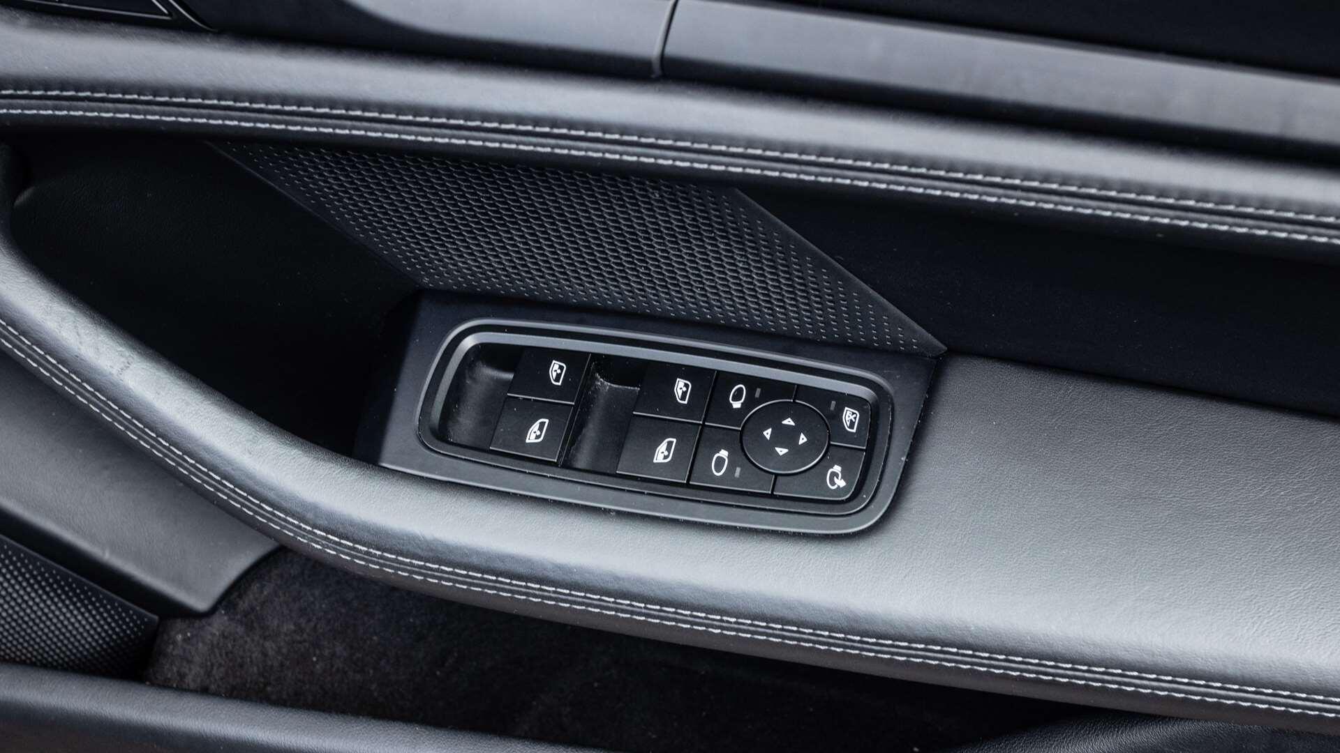 Porsche Taycan view 30