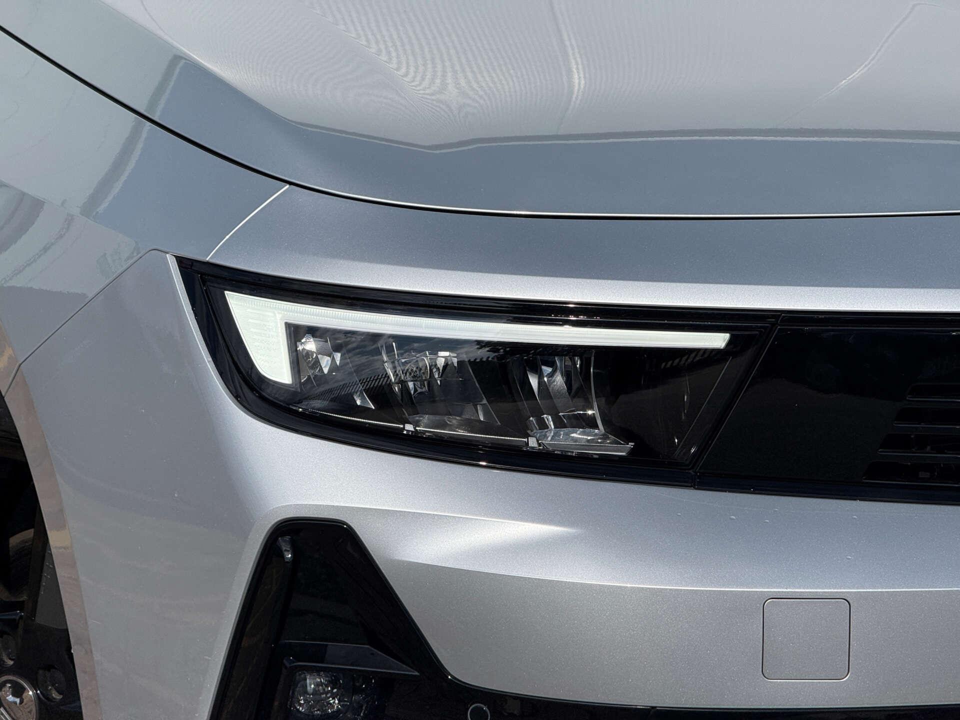 Vauxhall Astra Electric view 9