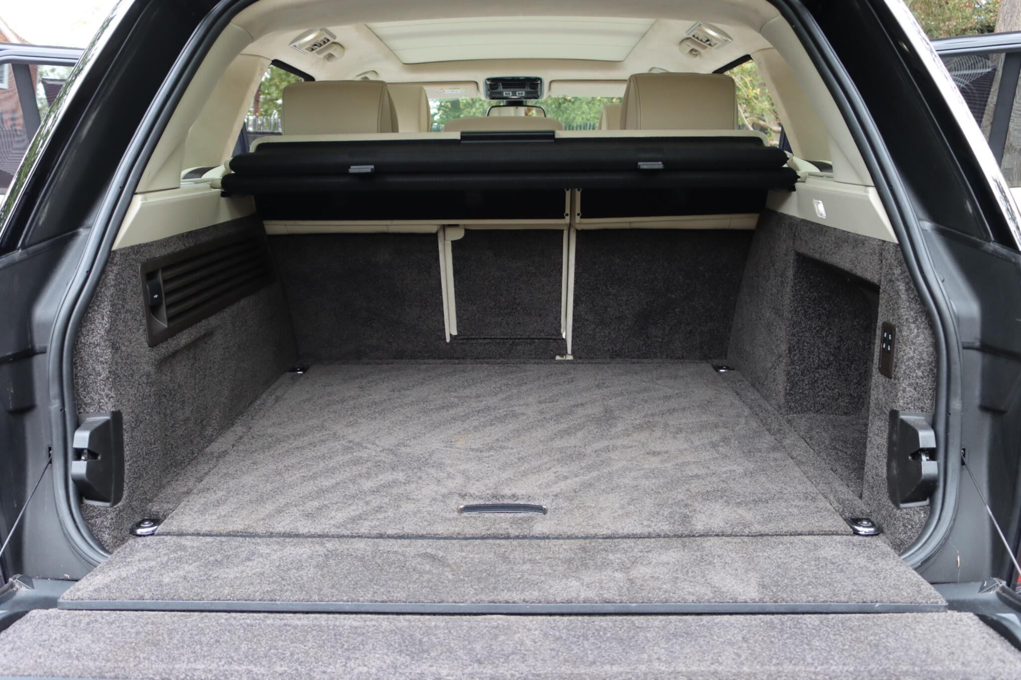 Land Rover Range Rover view 76