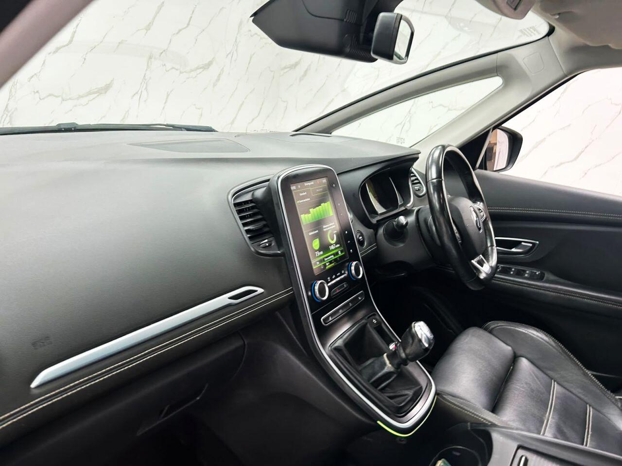Renault Grand Scenic view 16