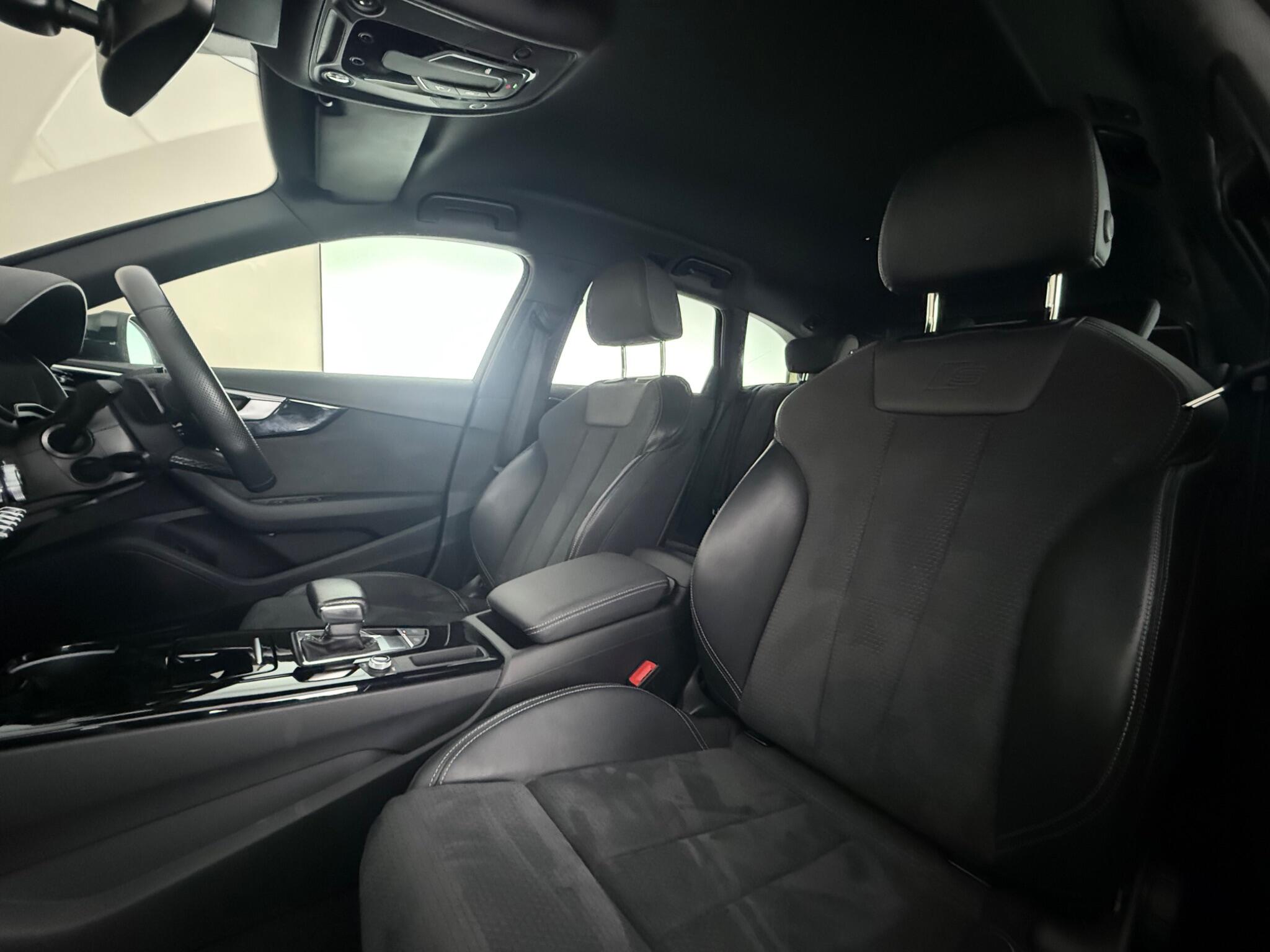 Audi A4 view 28
