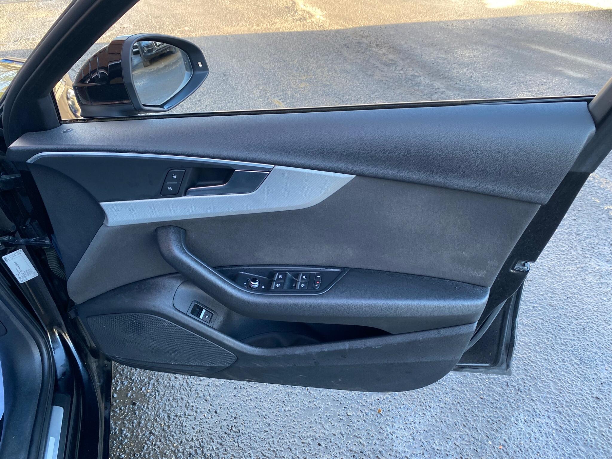 Audi A4 view 56