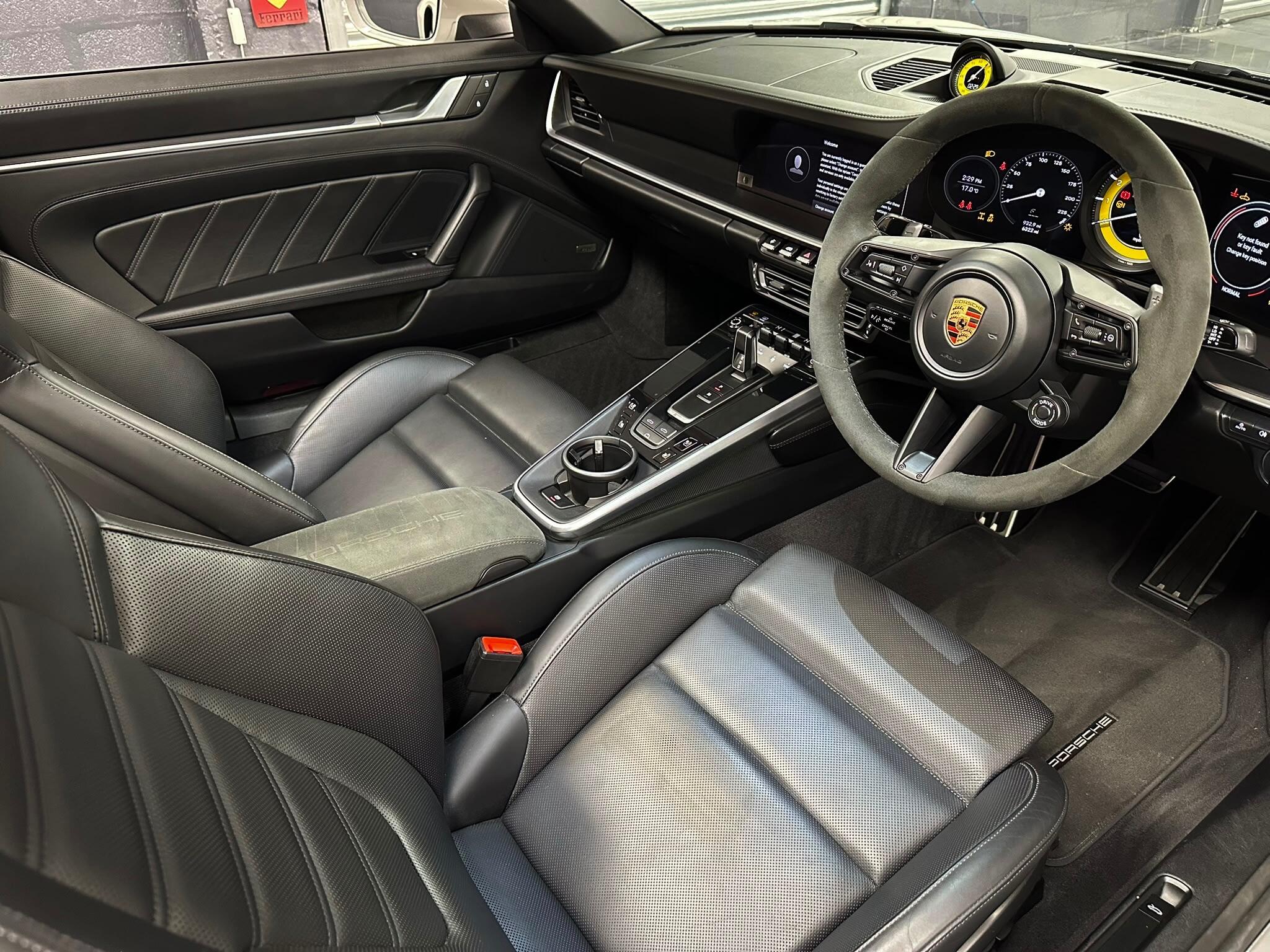 Porsche 911 view 3
