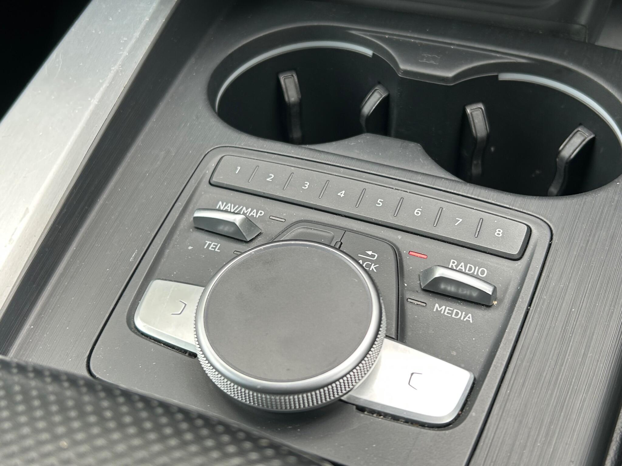 Audi A4 view 32