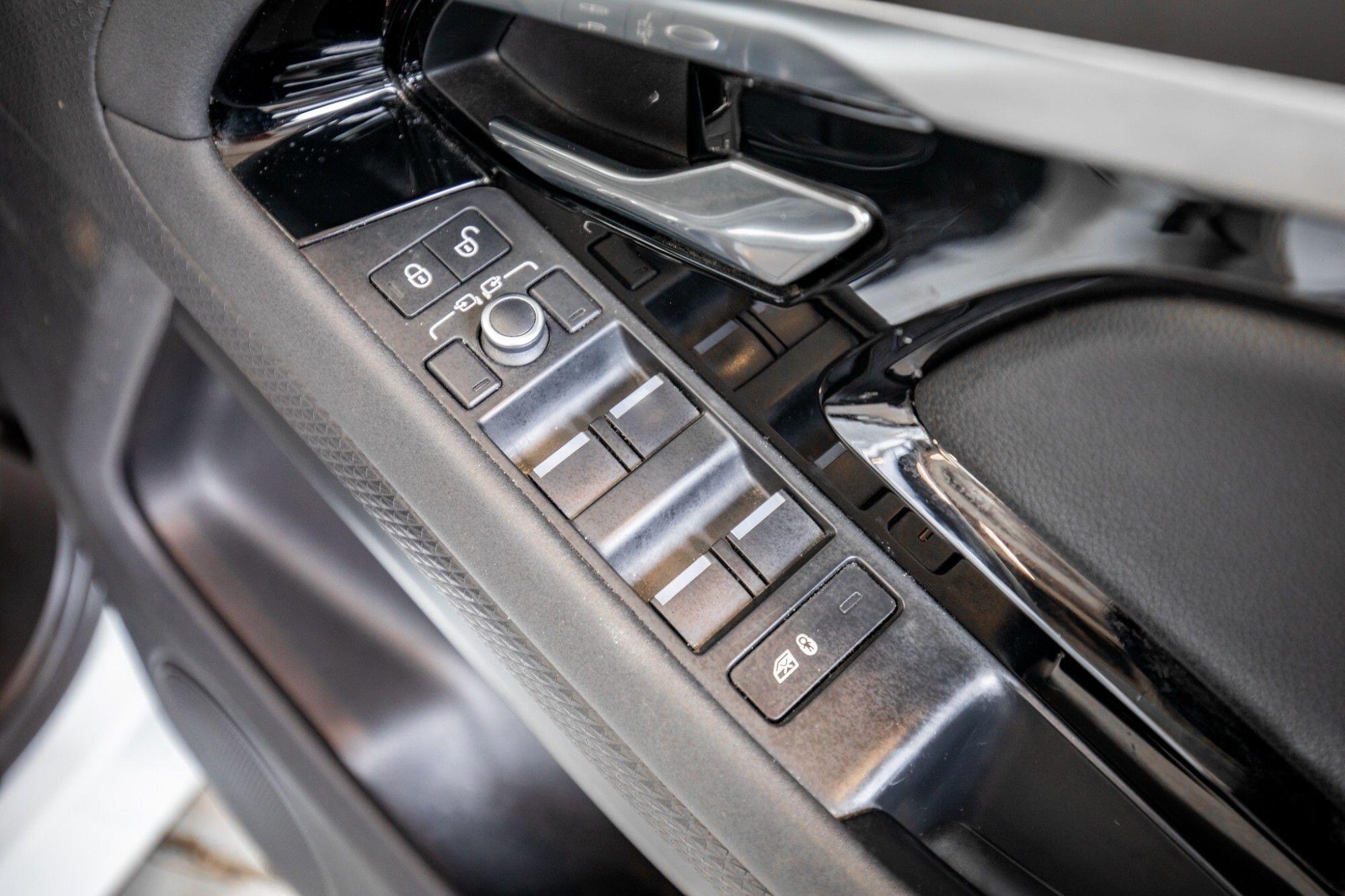 Land Rover Range Rover Evoque view 14