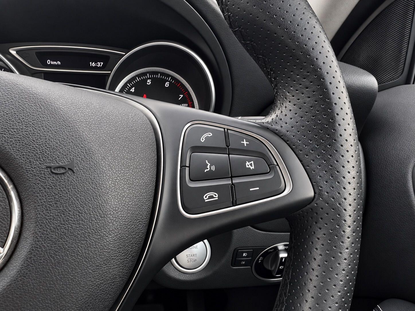 Mercedes-Benz Gla view 29