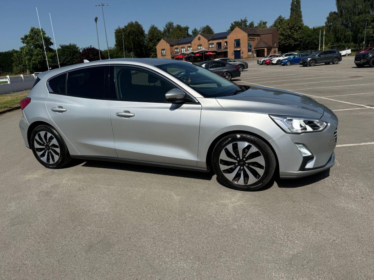 Ford Focus view 24