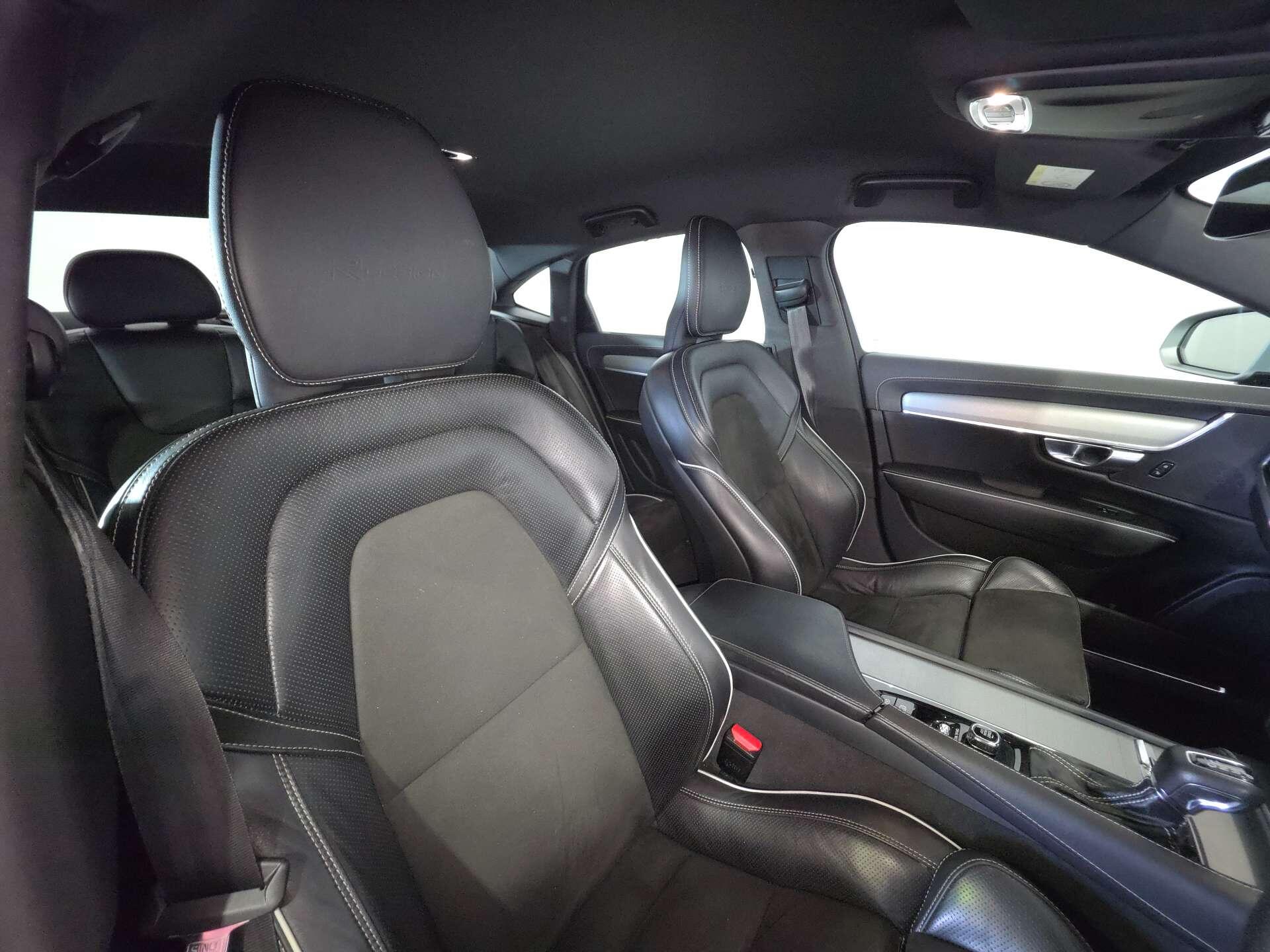 Volvo S90 view 17