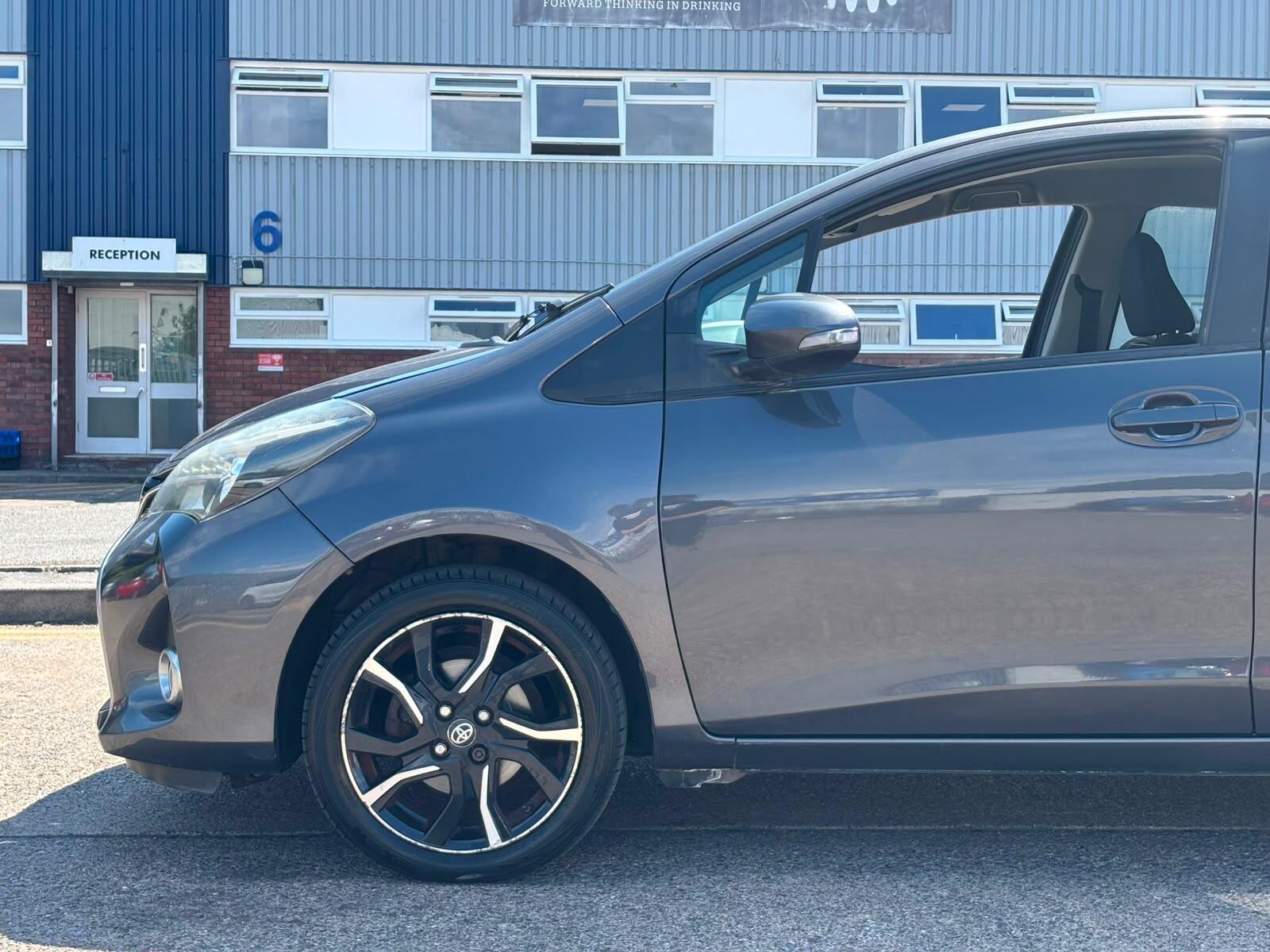 Toyota Yaris view 12