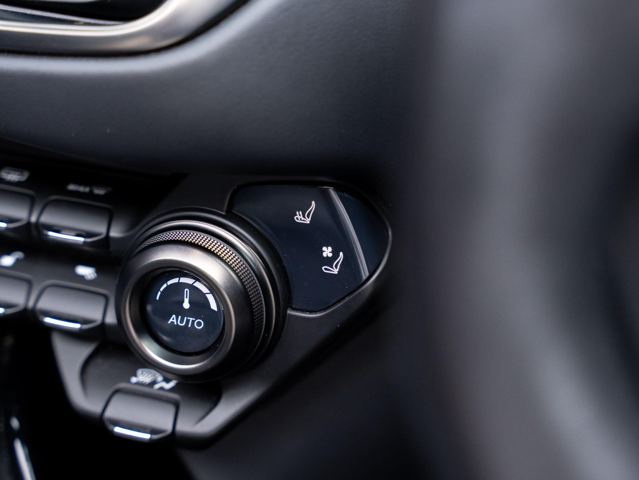 Aston Martin Vantage view 28