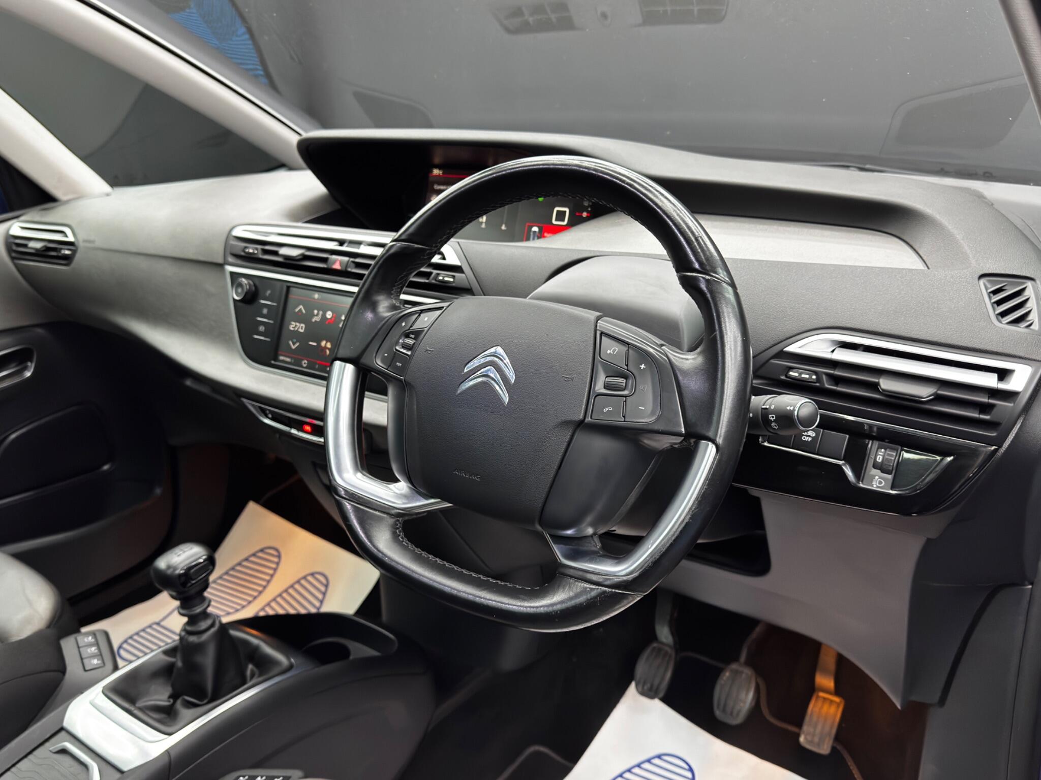 Citroen Grand C4 Spacetourer view 9